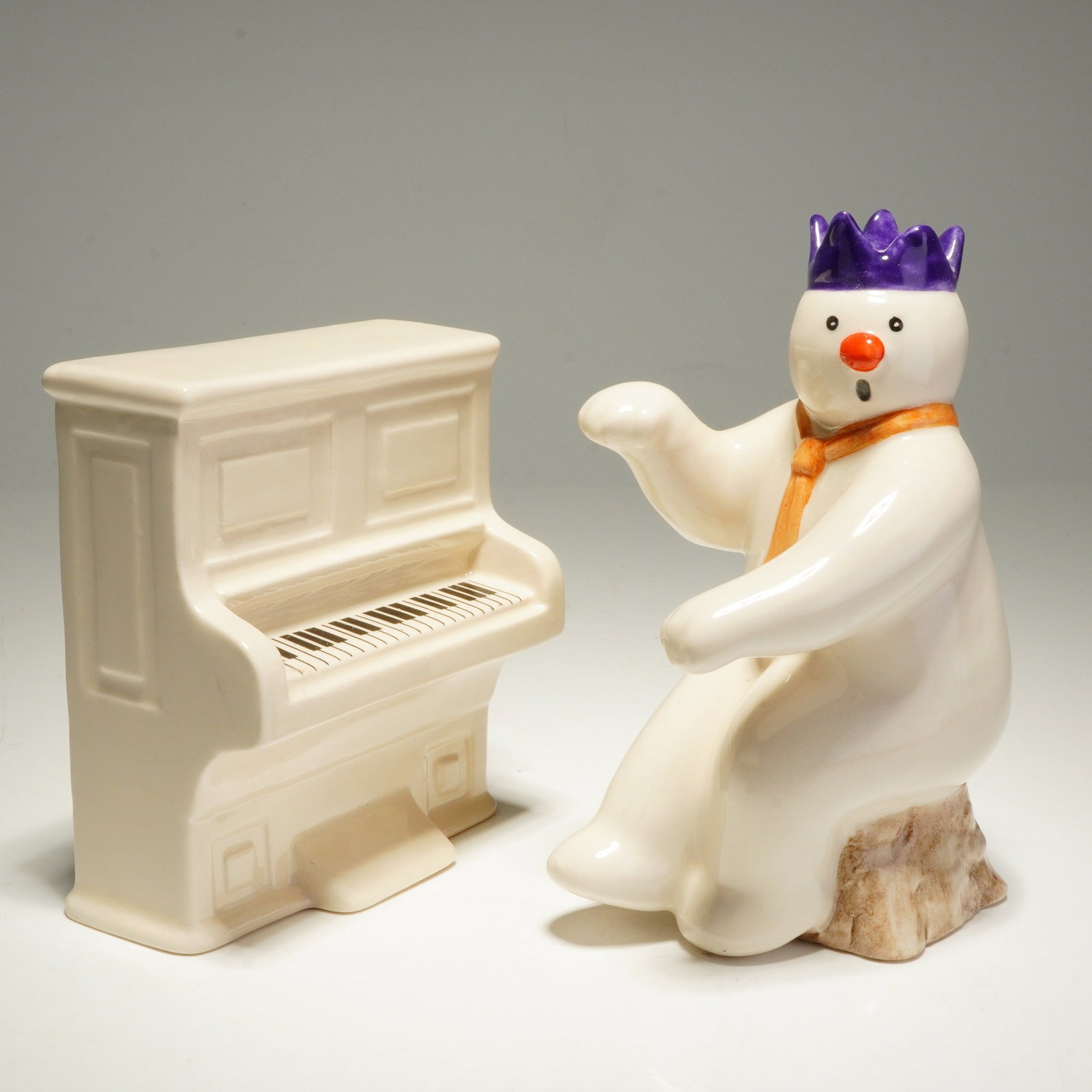 2pc Royal Doulton Figurine, The Snowman Pianist DS12 and Piano DS13 (1 of 3)