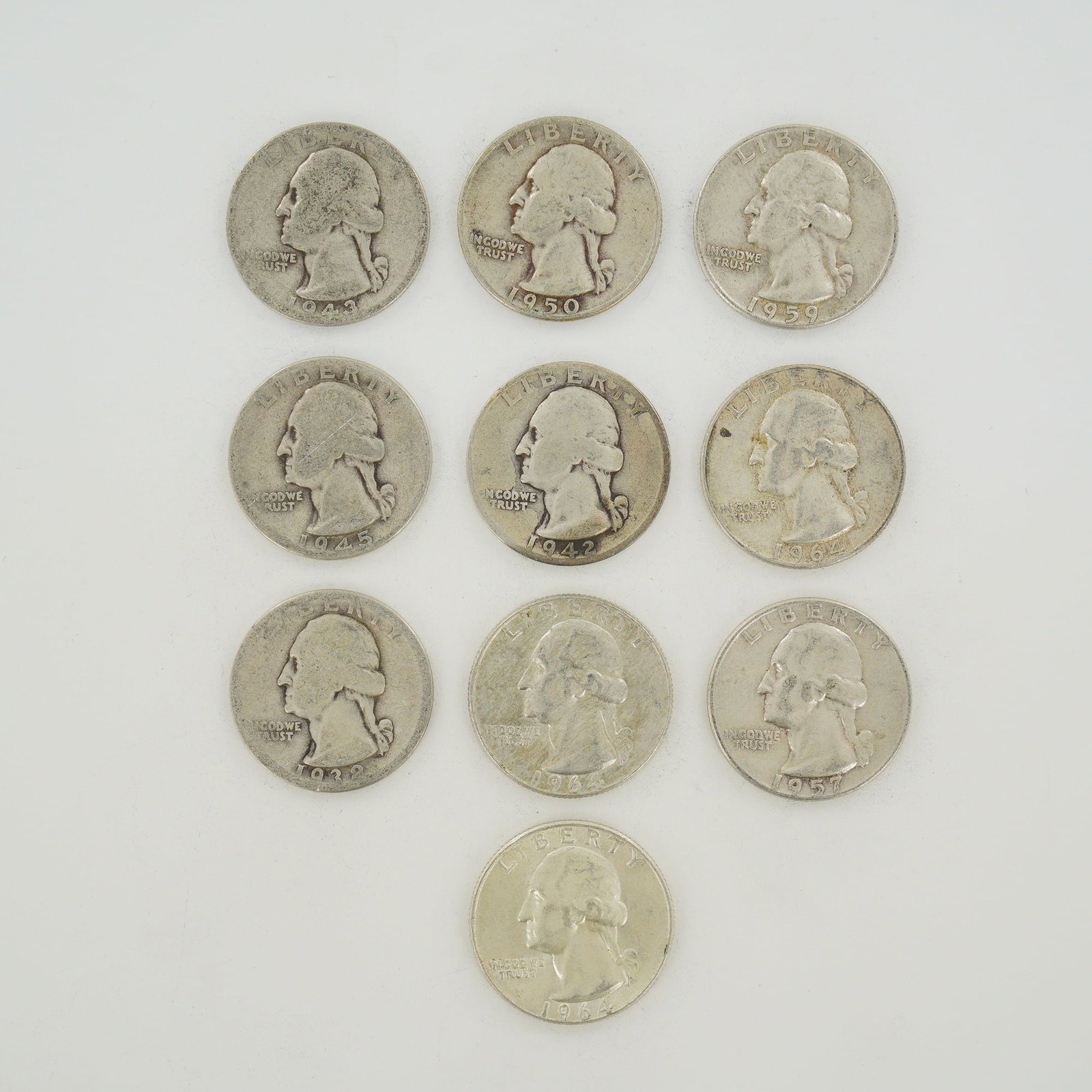 10pc Pre-1964 U.S. 90% Silver Washington Quarters: This collection consists of several US Washington 90% silver quarter dollars from a mixed date bag of pre-1965 coinage. Each coin is struck in a composition of 90% silver and 10% copper. The group inc