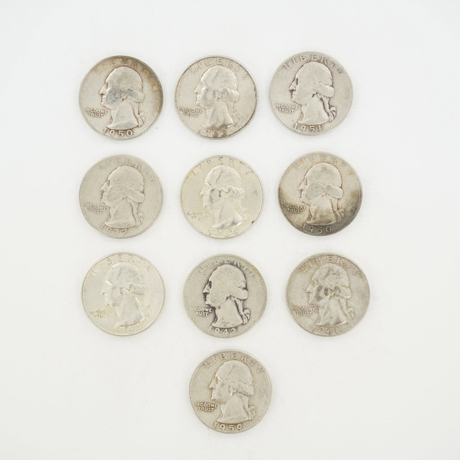 10pc Pre-1964 U.S. 90% Silver Washington Quarters: A collection of US Washington Quarters struck in 90% silver. This mixed date bag of coinage includes the following issues: 1937, 1942-D, 1950-S, 1951-D, 1959-D, 1961-D, 1963-D, and 1964. The coins fea