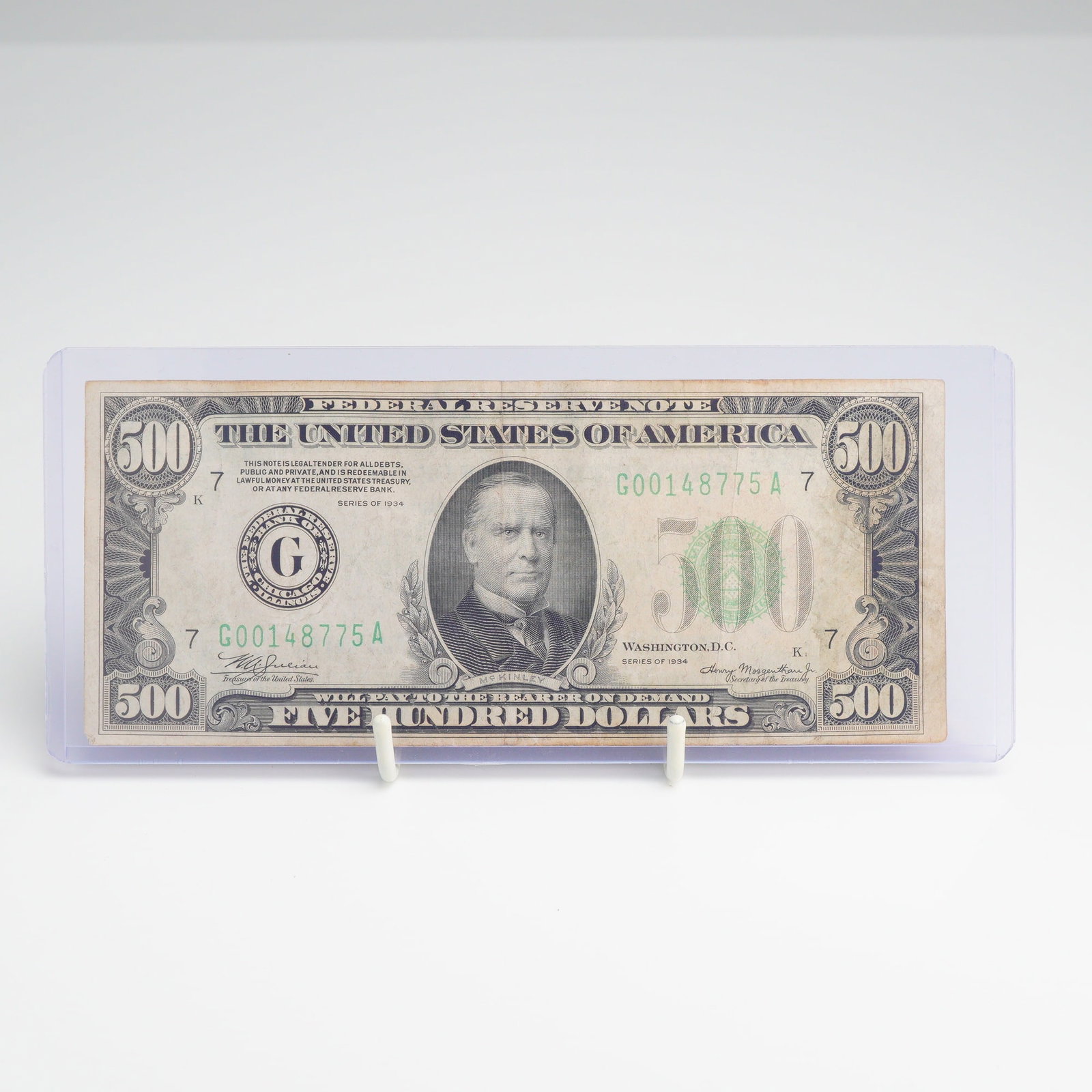 US Series 1934 $500 Federal Reserve Note Chicago Fr. 2201-G: This vintage US currency bill $ 500.00 is a Series 1934 Federal Reserve Note issued for the Federal Reserve Bank of Chicago, Illinois. The obverse features a central portrait of President William