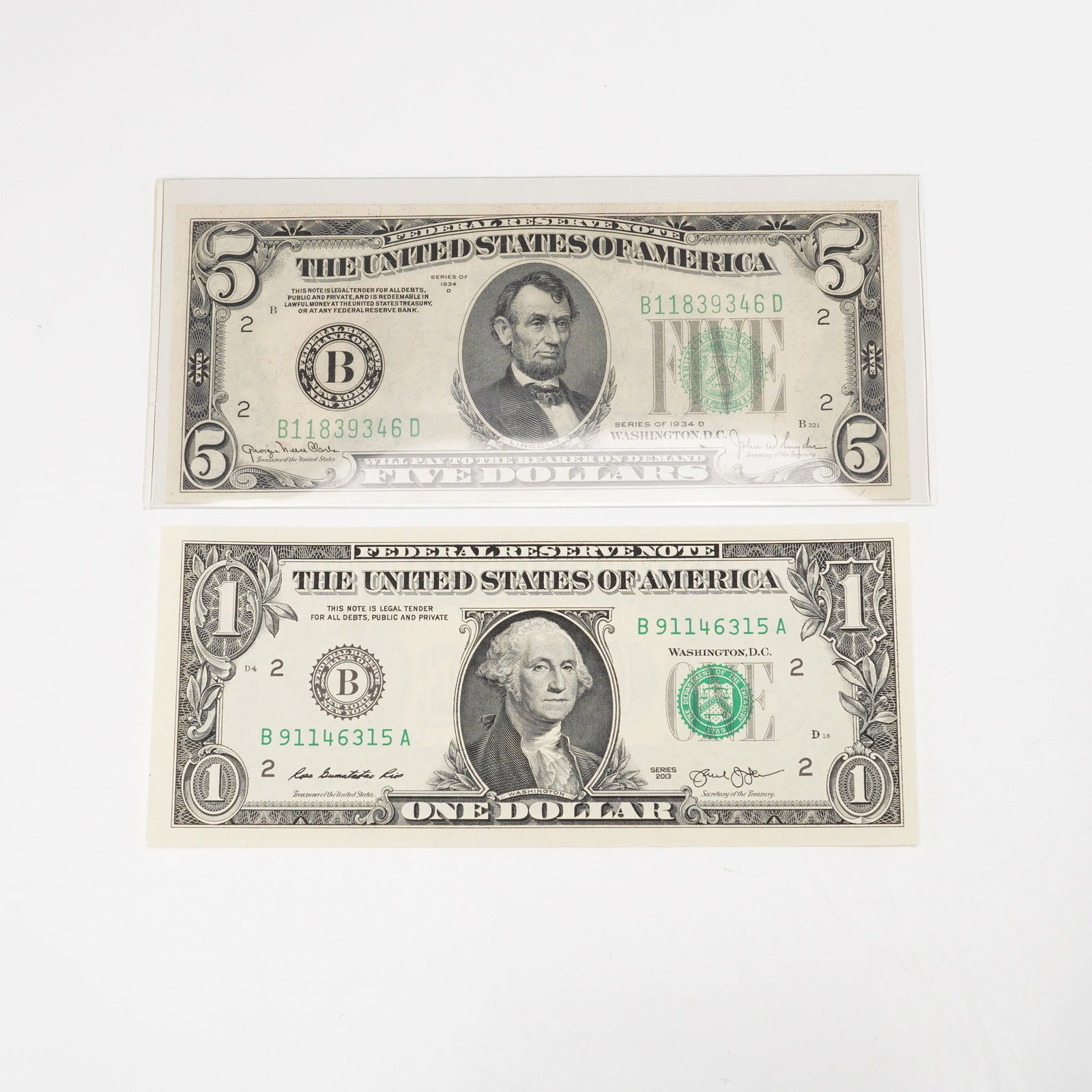 2pc 1934D, 2013 U.S. Federal Reserve One & Five Dollars Note (1 of 3)