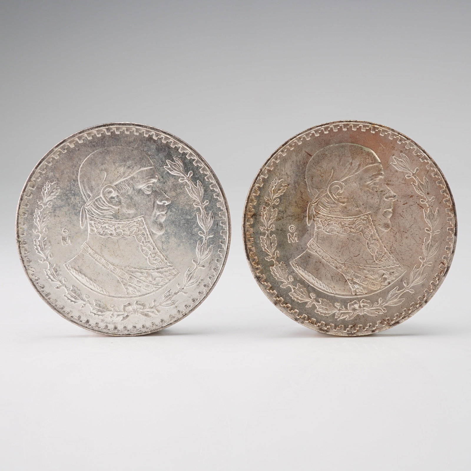 2pc 1958 to 1959 Tepalcate 1 Peso Coin (1 of 2)