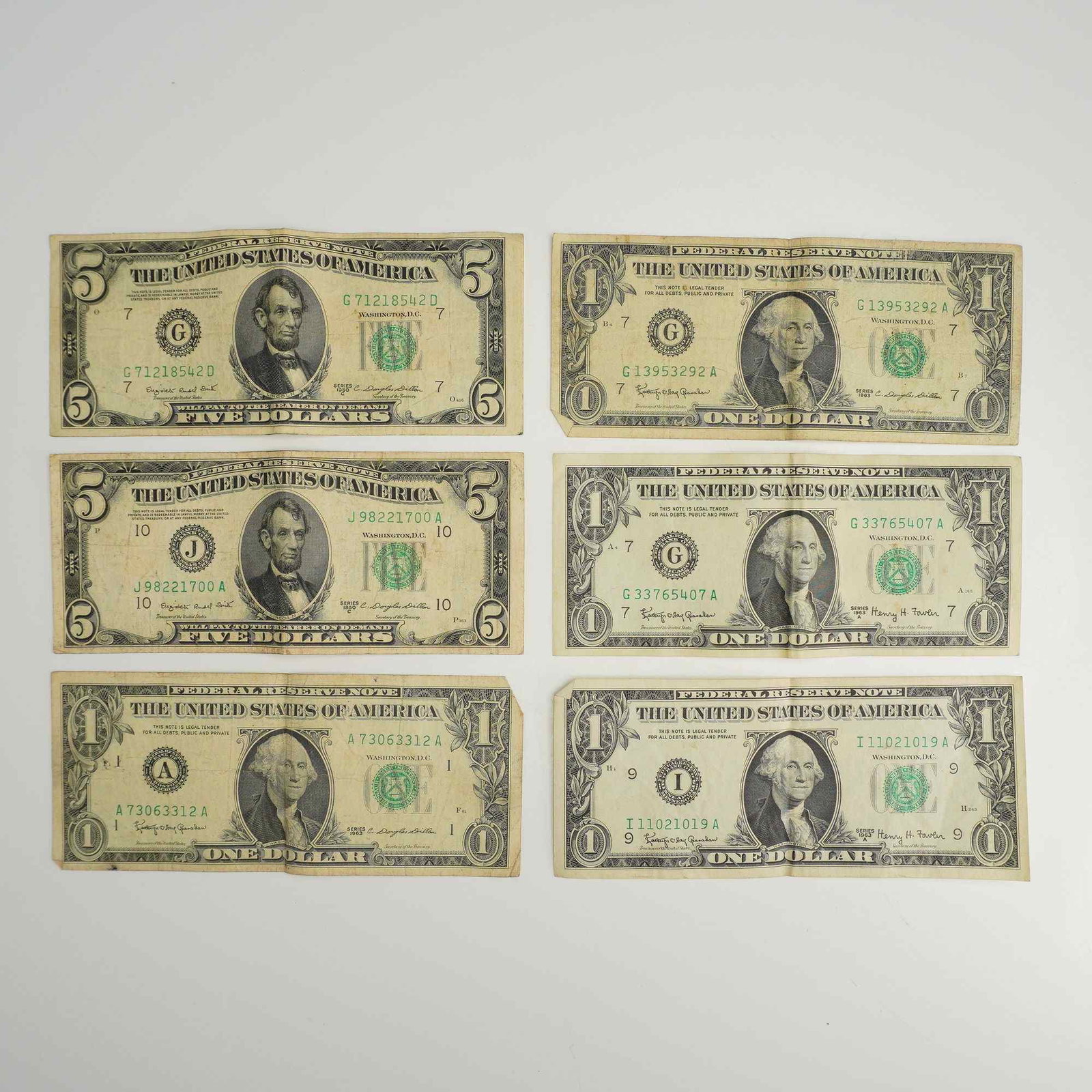 A Collection of 6 Vintage US Currency $1.00 and 5.00 Bills (1 of 2)