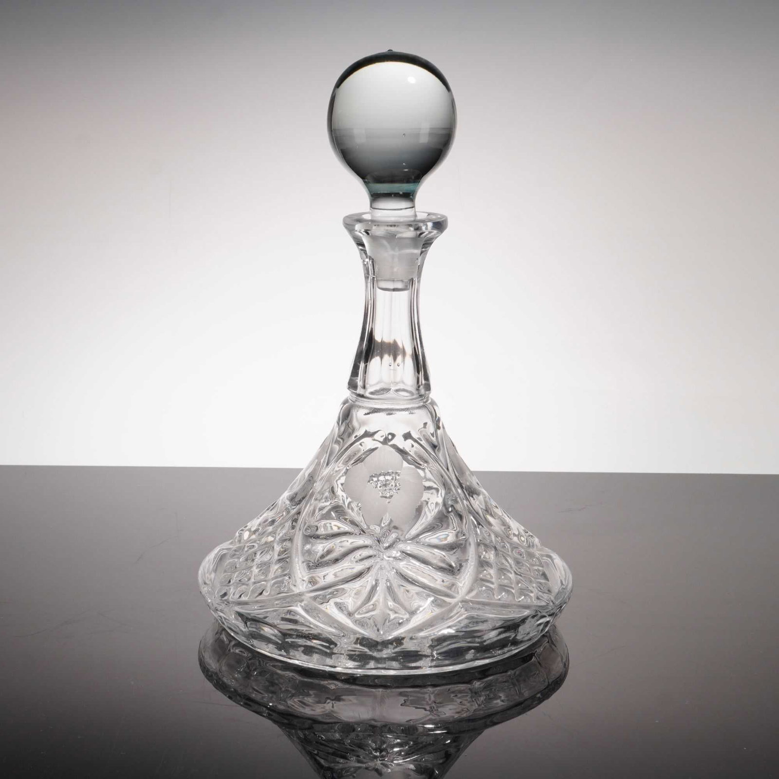 Crystal Cut Lead Crystal Ship's Decanter with Ball Stopper (1 of 3)