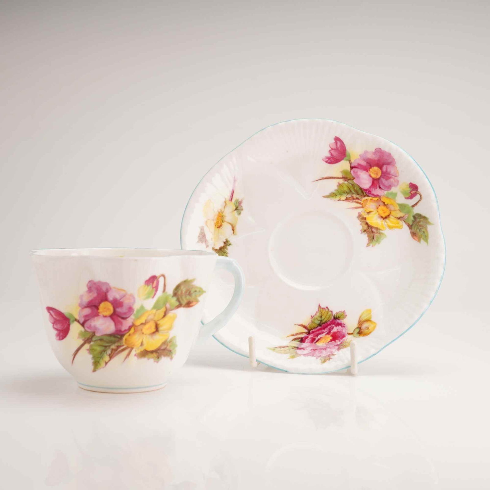 2pc Shelley England Fine Bone China Begonia Teacup and Saucer Set (1 of 4)