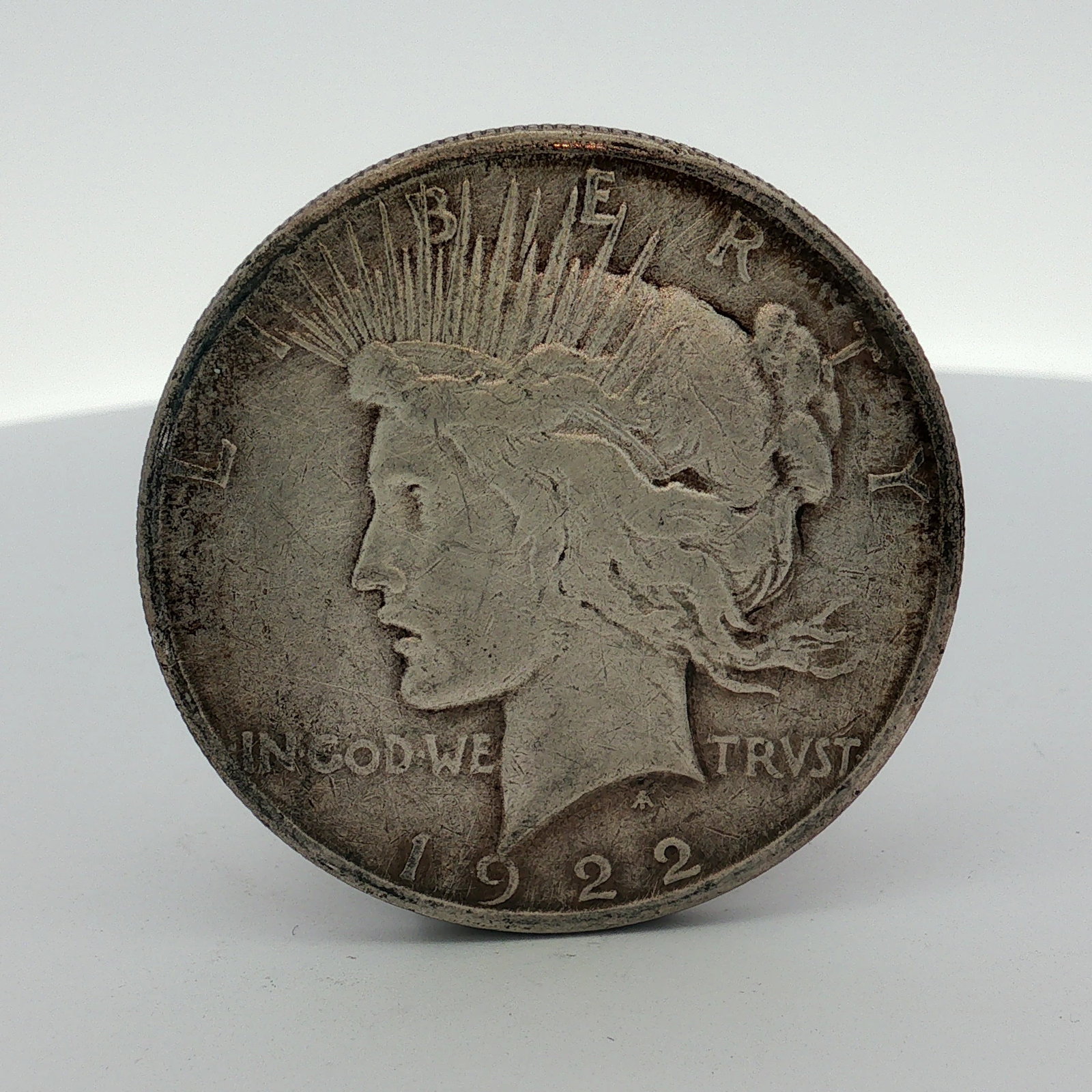 US 1922-S Peace Silver Dollar (1 of 2)