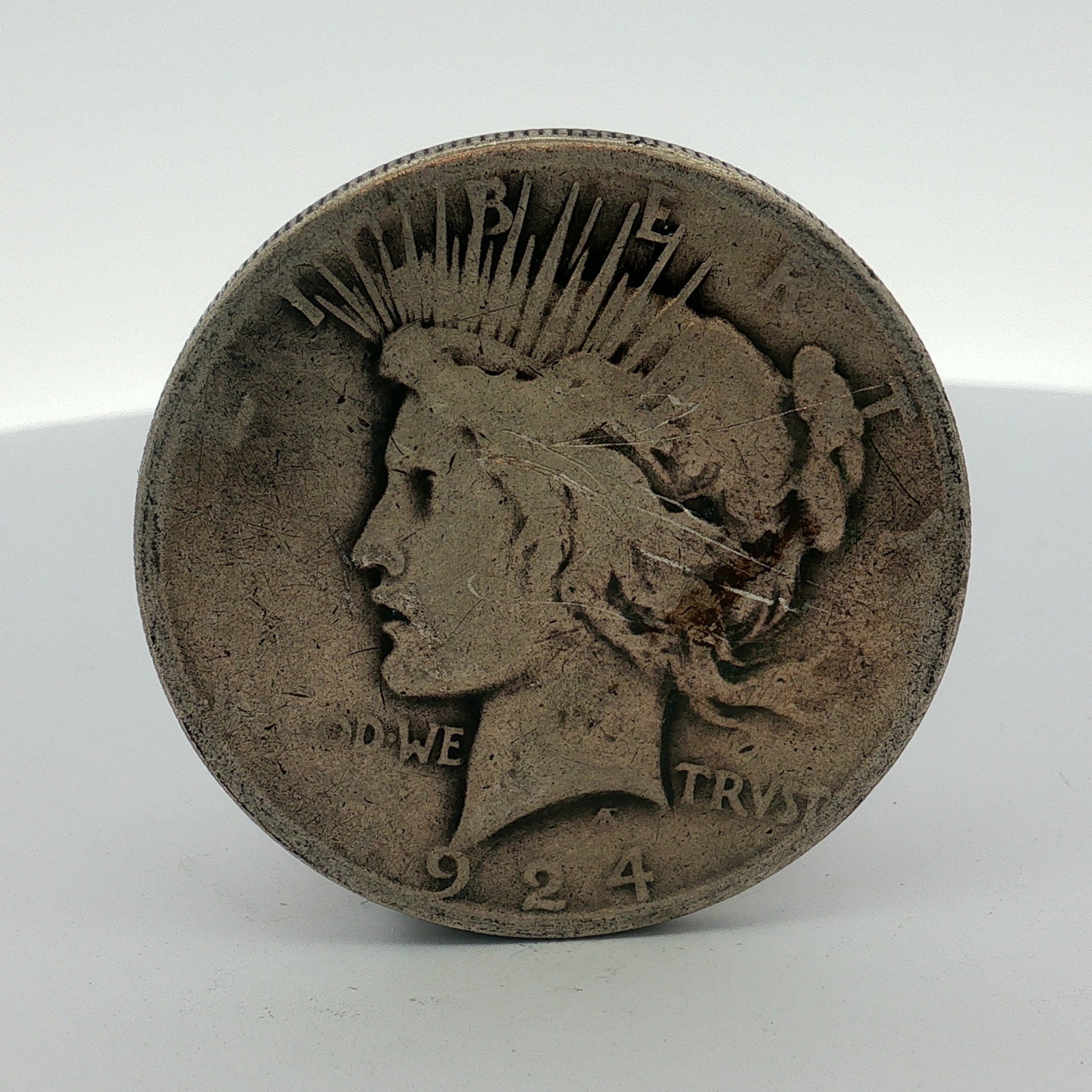 US 1924 Peace Silver Dollar (1 of 2)