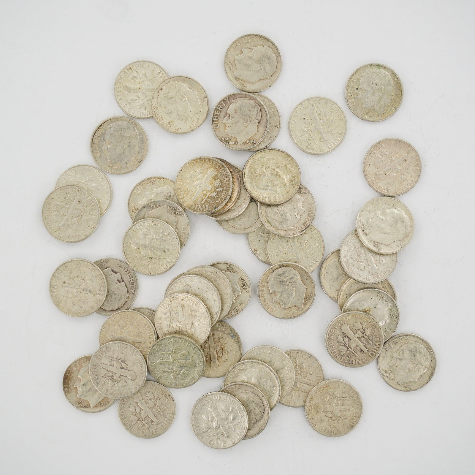 A Collection of US Roosevelt Dimes, 90% Silver, Mixed Date Bag (1 of 2)