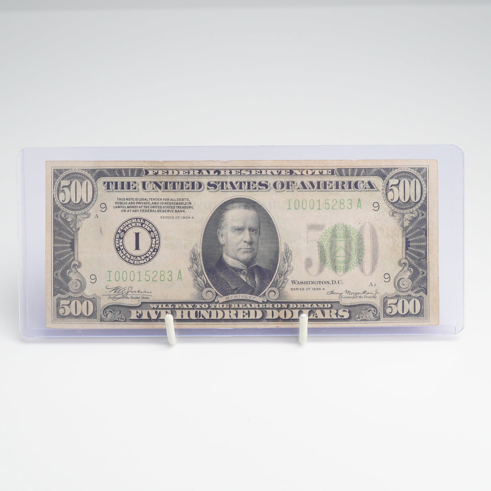 US $500 Federal Reserve Note Series 1934 A Minneapolis: This vintage US currency bill $ 500.00 is a Federal Reserve Note, Series of 1934 A, issued by the Federal Reserve Bank of Minneapolis, Minnesota (District 9). The obverse features a central portrait o