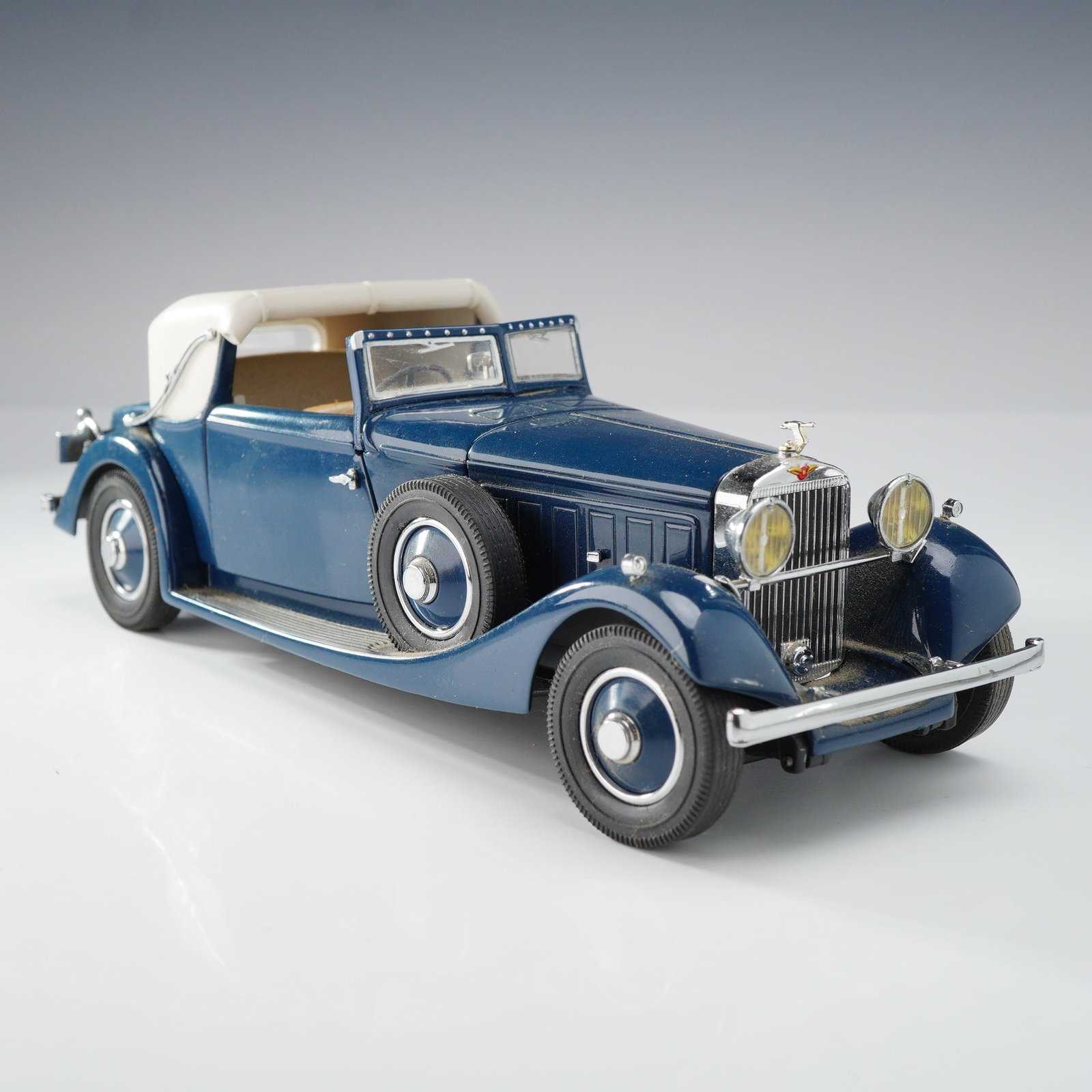 Danbury Mint 1934 Hispano-Suiza J12 Cabriolet 1:24 Scale Model Car (1 of 5)