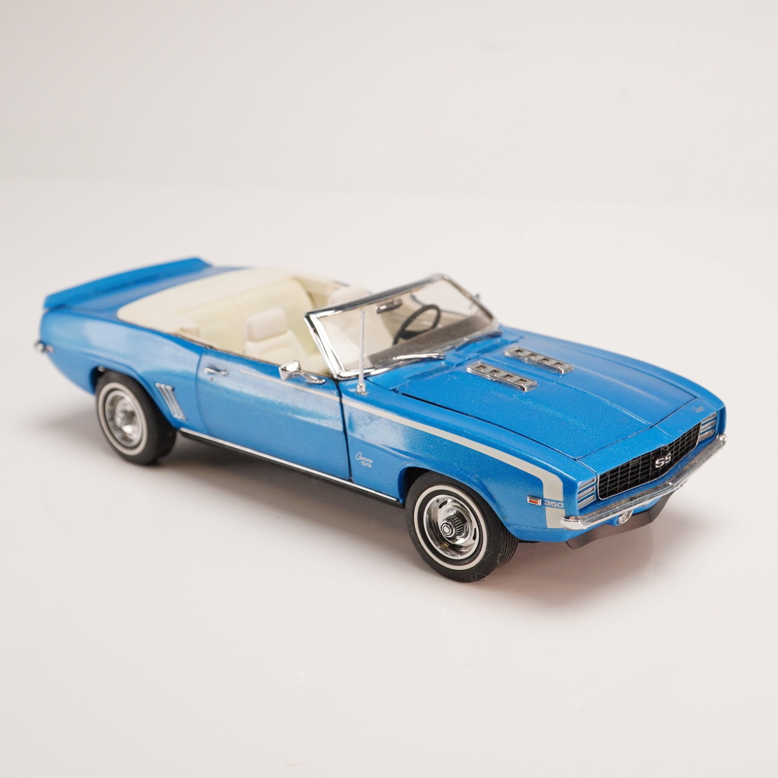 Danbury Mint Classic Model Car, 1969 Chevrolet Camaro (1 of 4)