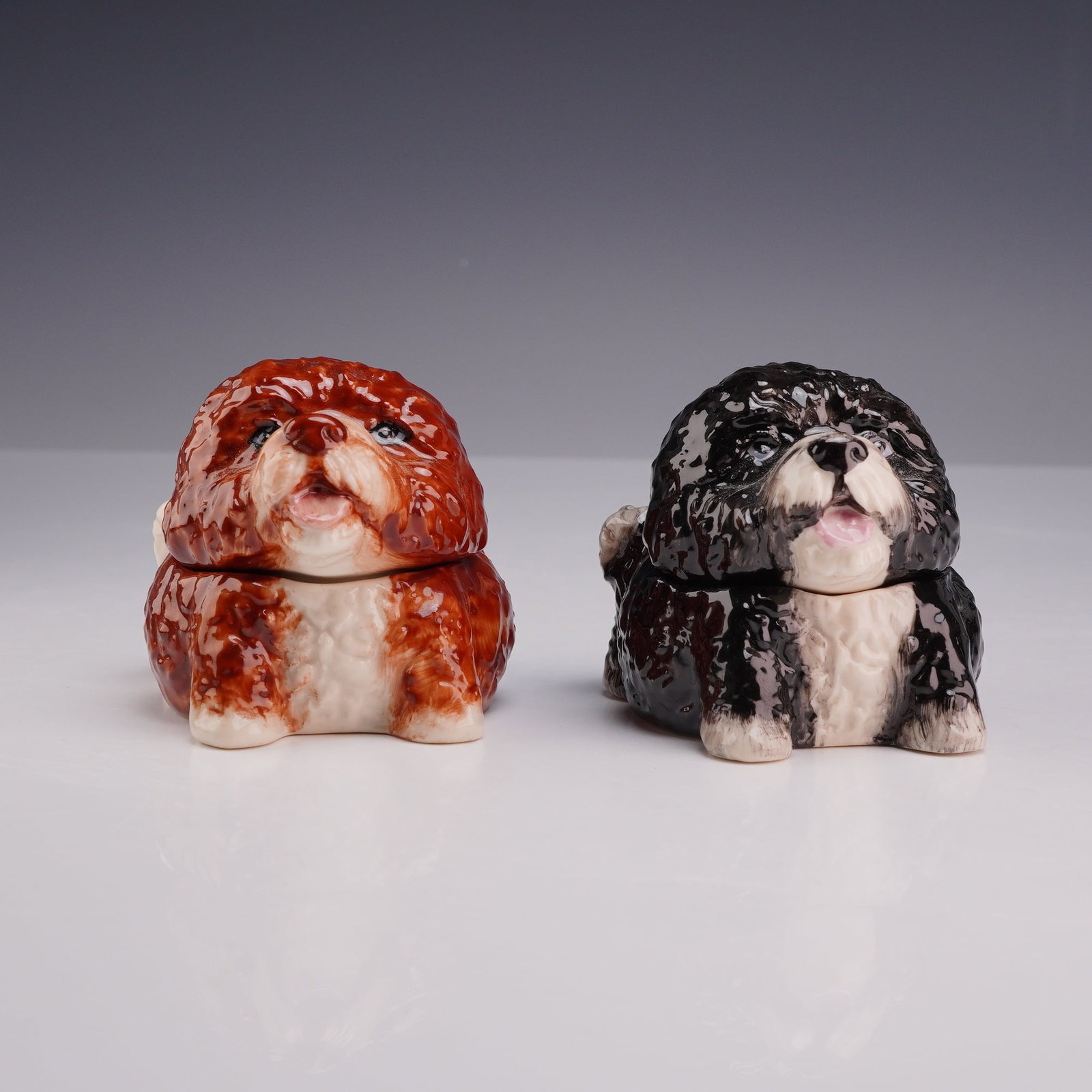 Pair of Kevin Francis Face Pots, Elian Portuguese Water Dog 2001 (1 of 5)