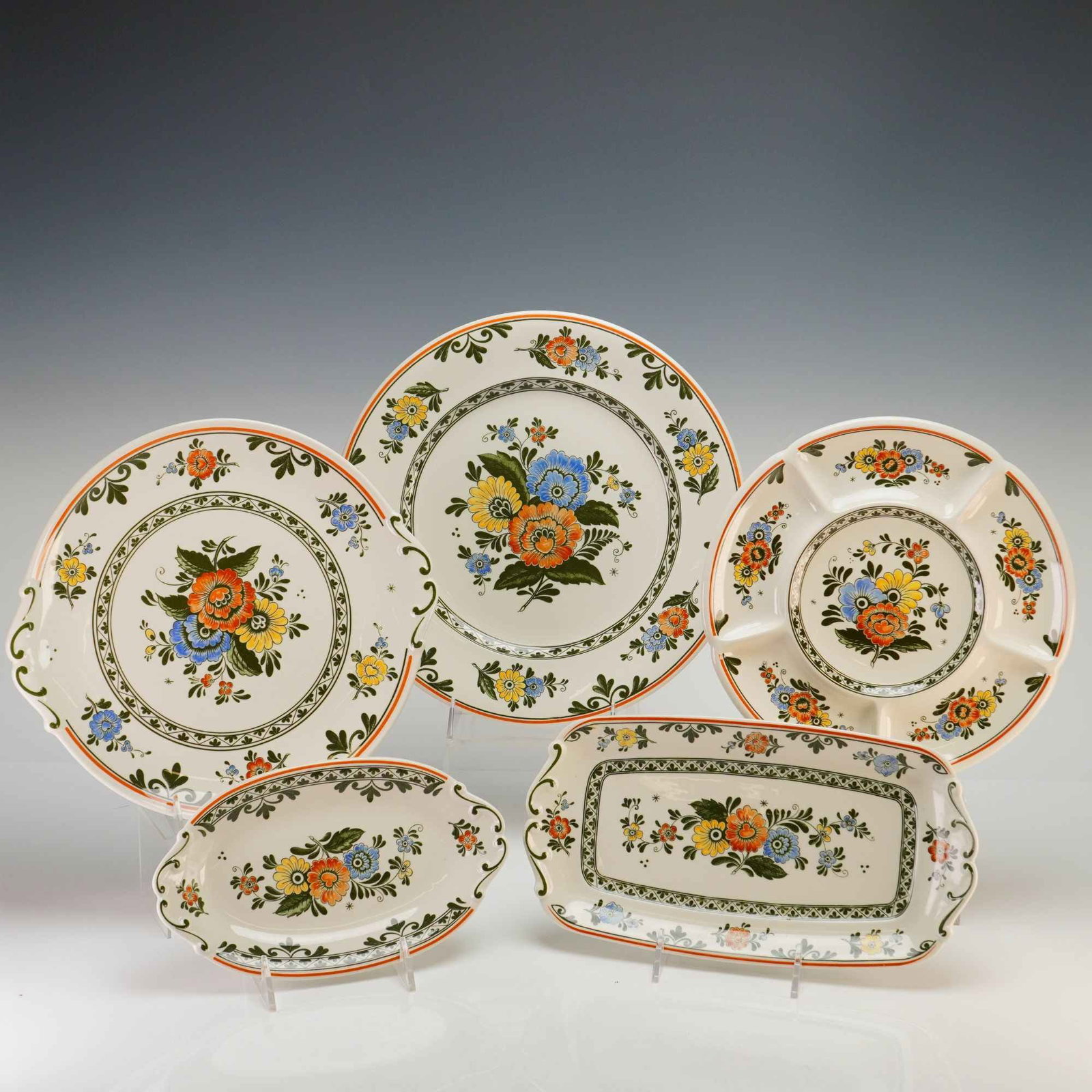 A 5-Piece Set of Villeroy and Boch Alt Amsterdam Vitro-Porcelain Serving Pieces (1 of 3)