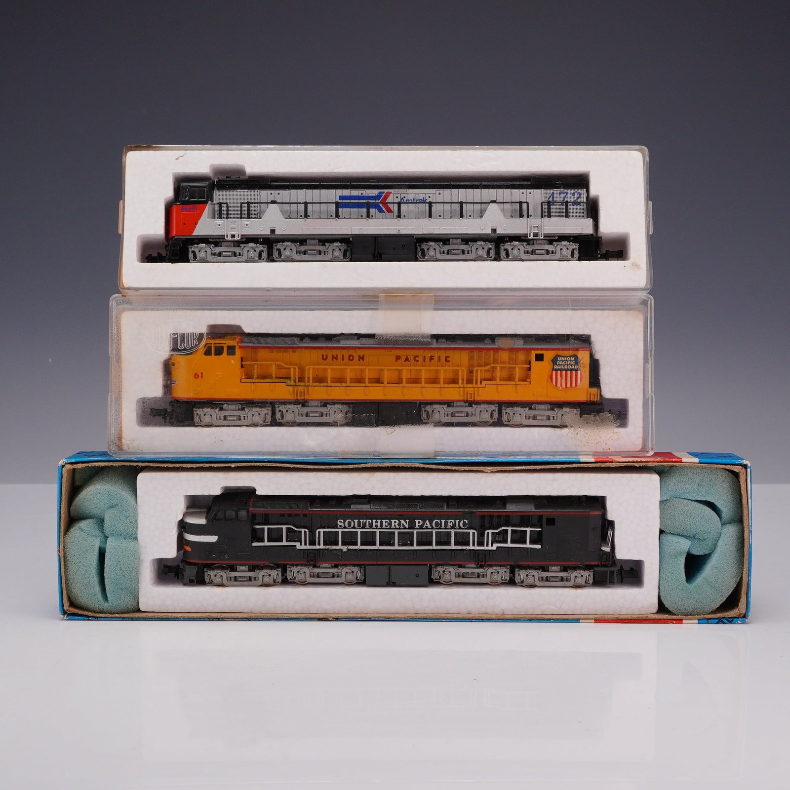 Three Con-Cor N-Scale Model Locomotives including Southern Pacific, Amtrak U-50, and Gasturbine (1 of 4)
