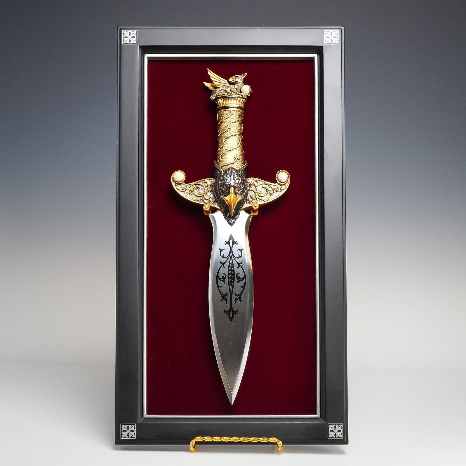 China, Franklin Mint The Sentinel of Wisdom Decorative Fantasy Dagger, Late 20th Century (1 of 3)