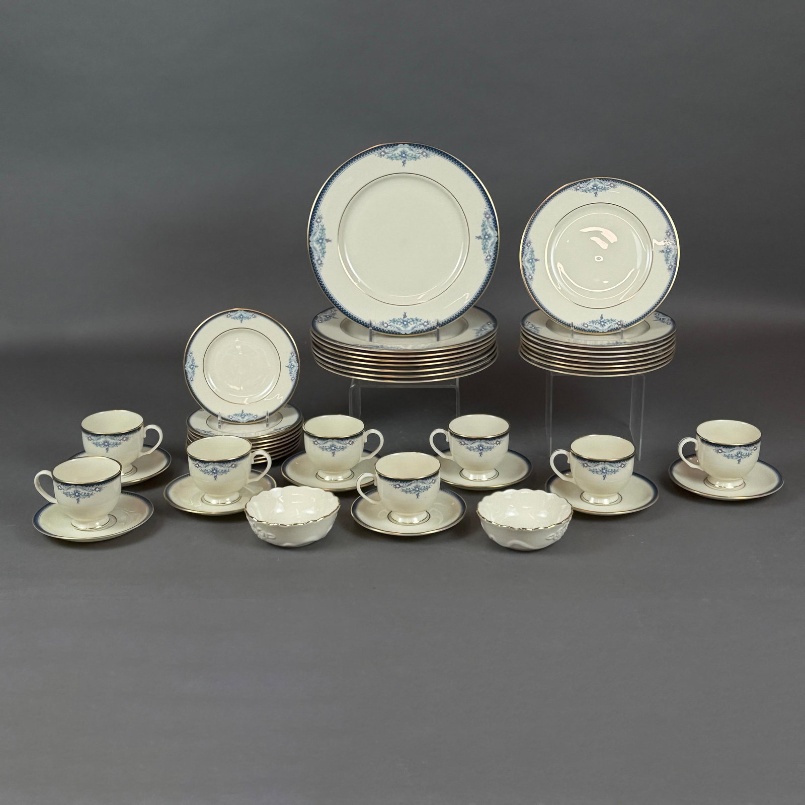 42pc Lenox Presidential Collection Dinnerware Set, Service for 8, Columbia Pattern (1 of 3)