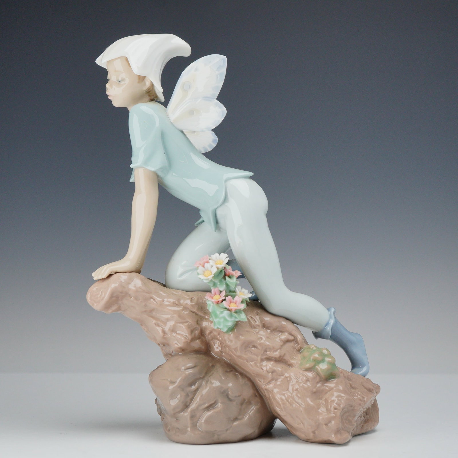 Lladro Porcelain Figurine Prince of the Elves Model Number 7690 (1 of 3)