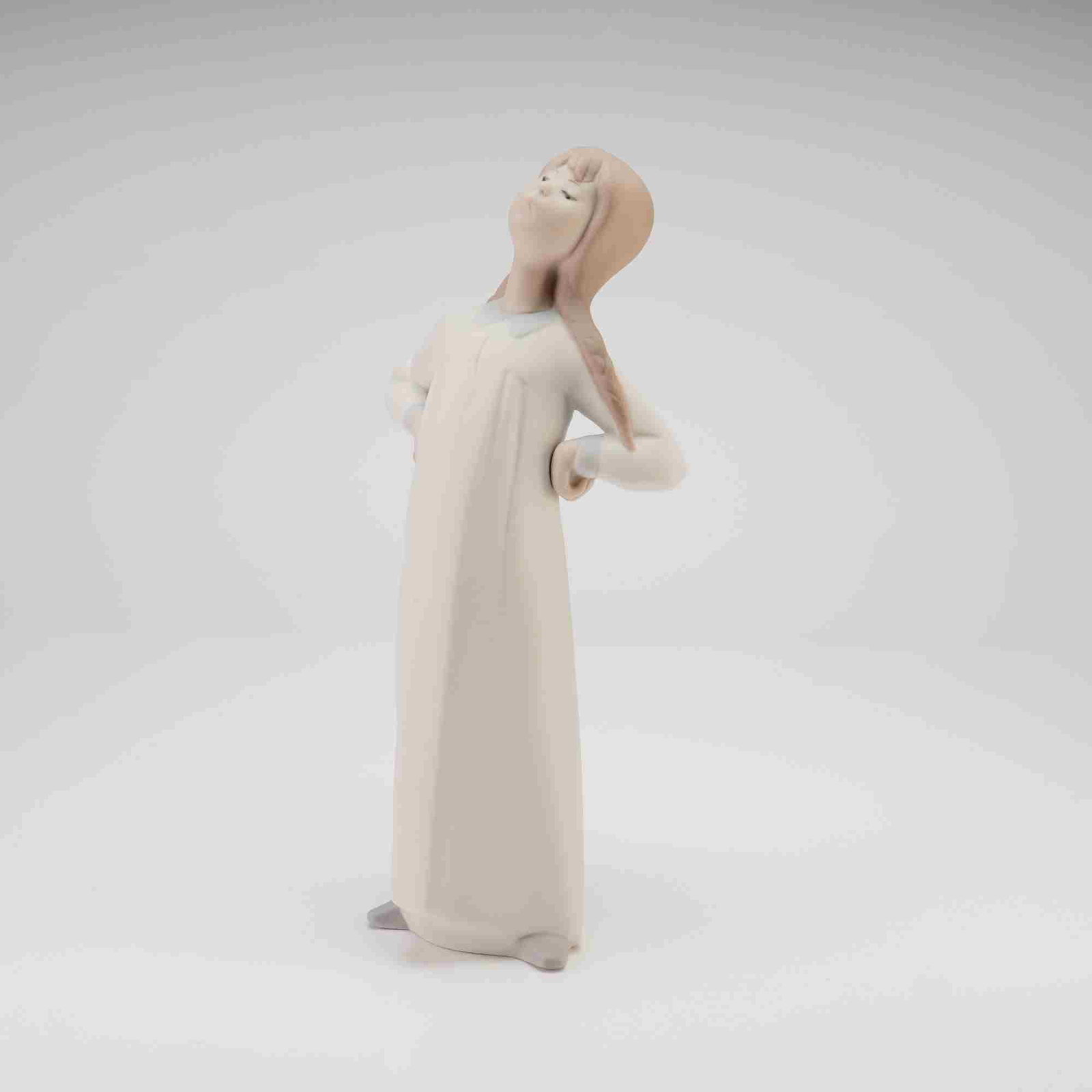 Lladro Porcelain Figurine, Girl Stretching 1004872 (1 of 3)