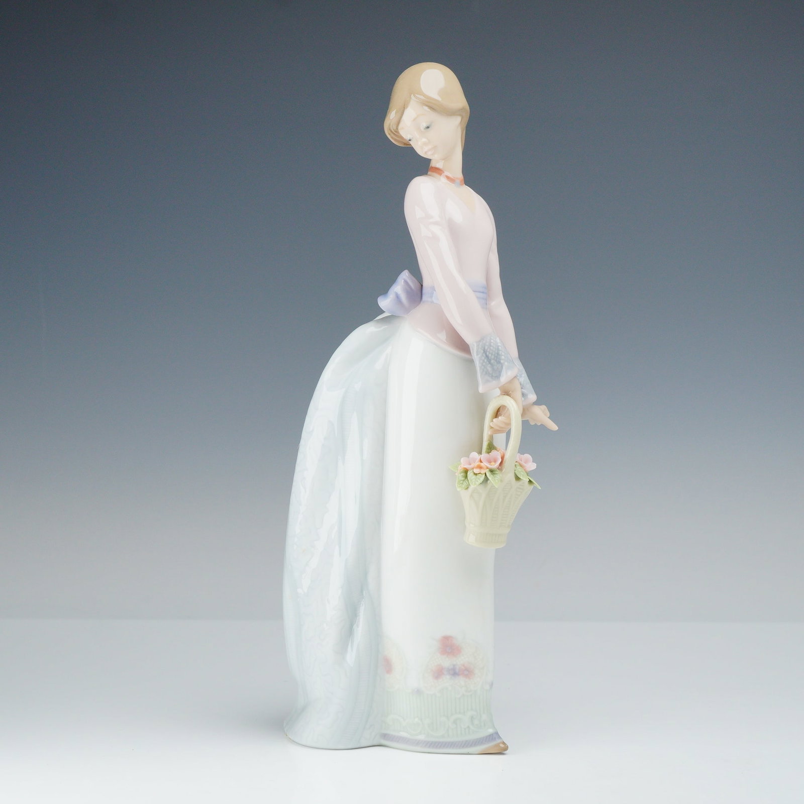 Lladro Porcelain Figurine Basket of Love 01007622 (1 of 3)