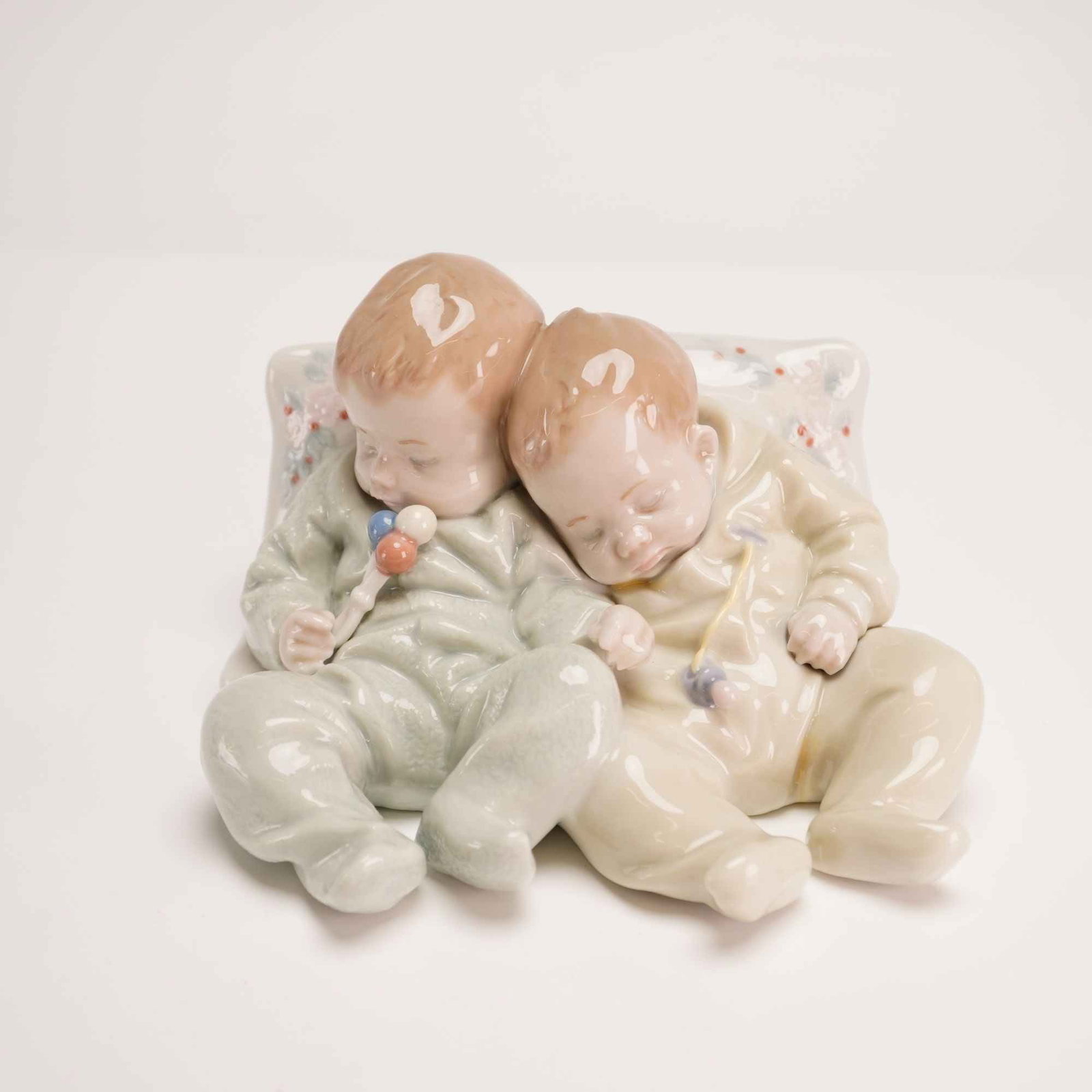 Lladro Porcelain Figurine Little Dreamers 01005772 with Original Box (1 of 4)