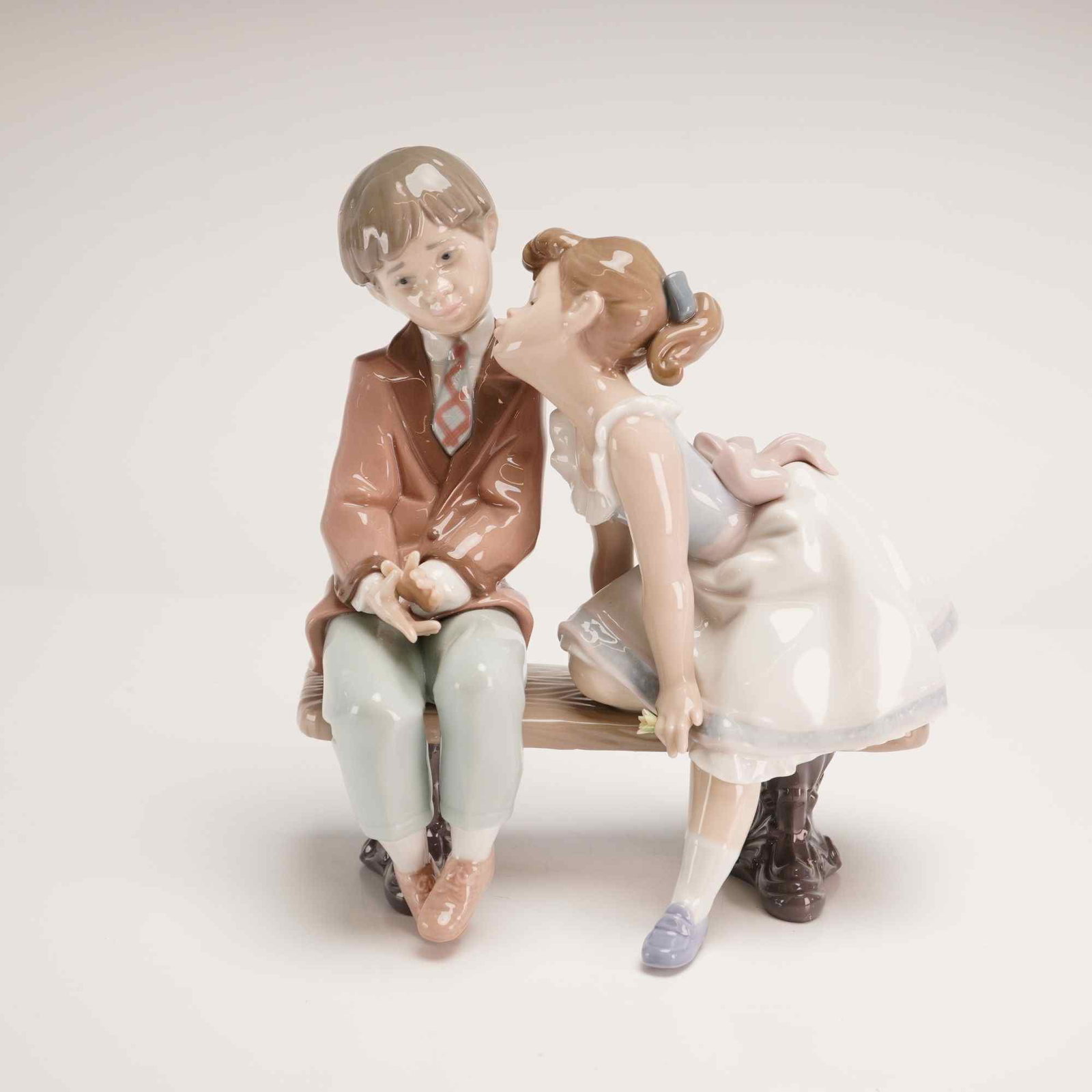 Lladro Porcelain Figurine Ten and Growing 01007635 (1 of 4)