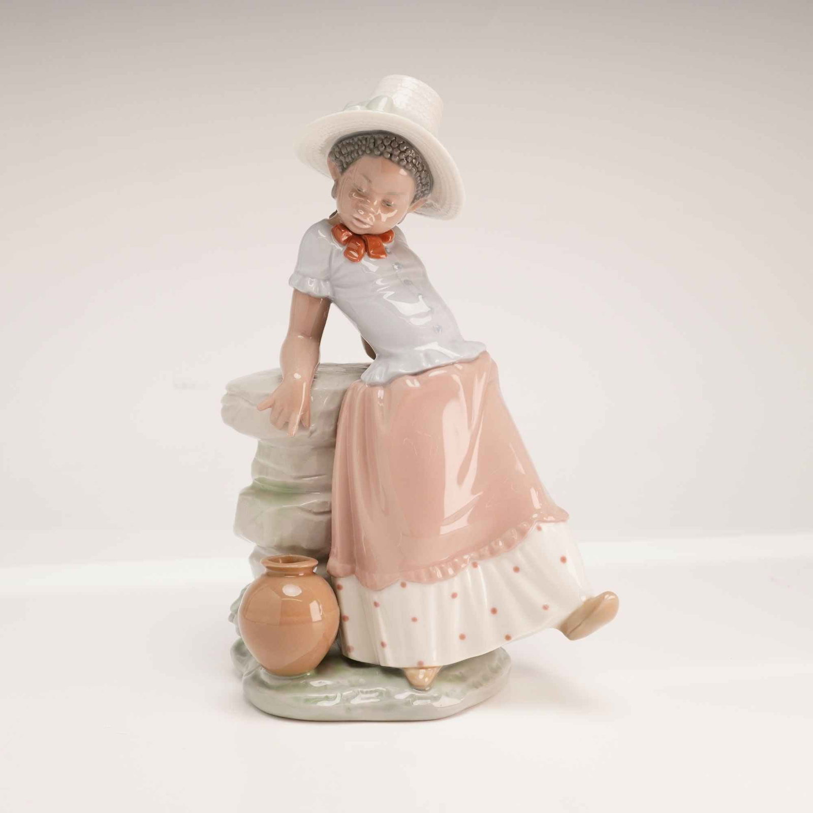 Lladro Porcelain Figurine, A Steppin Time 1005158 (1 of 3)