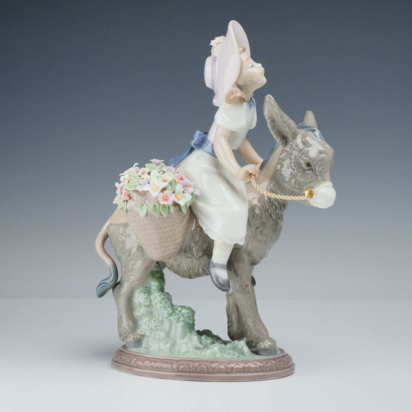 Lladro Porcelain Figurine, Look At Me!, Item #01005465 (1 of 4)