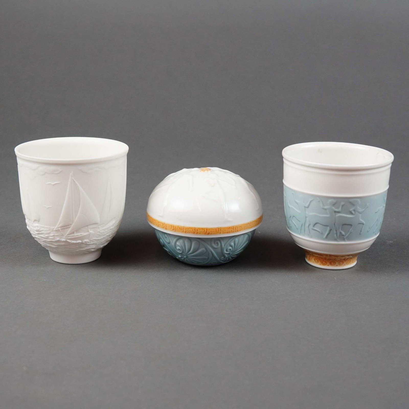 Lladro Privilege Gold and Collectors Society Porcelain Votive Holders and Lidded Bowl (1 of 4)