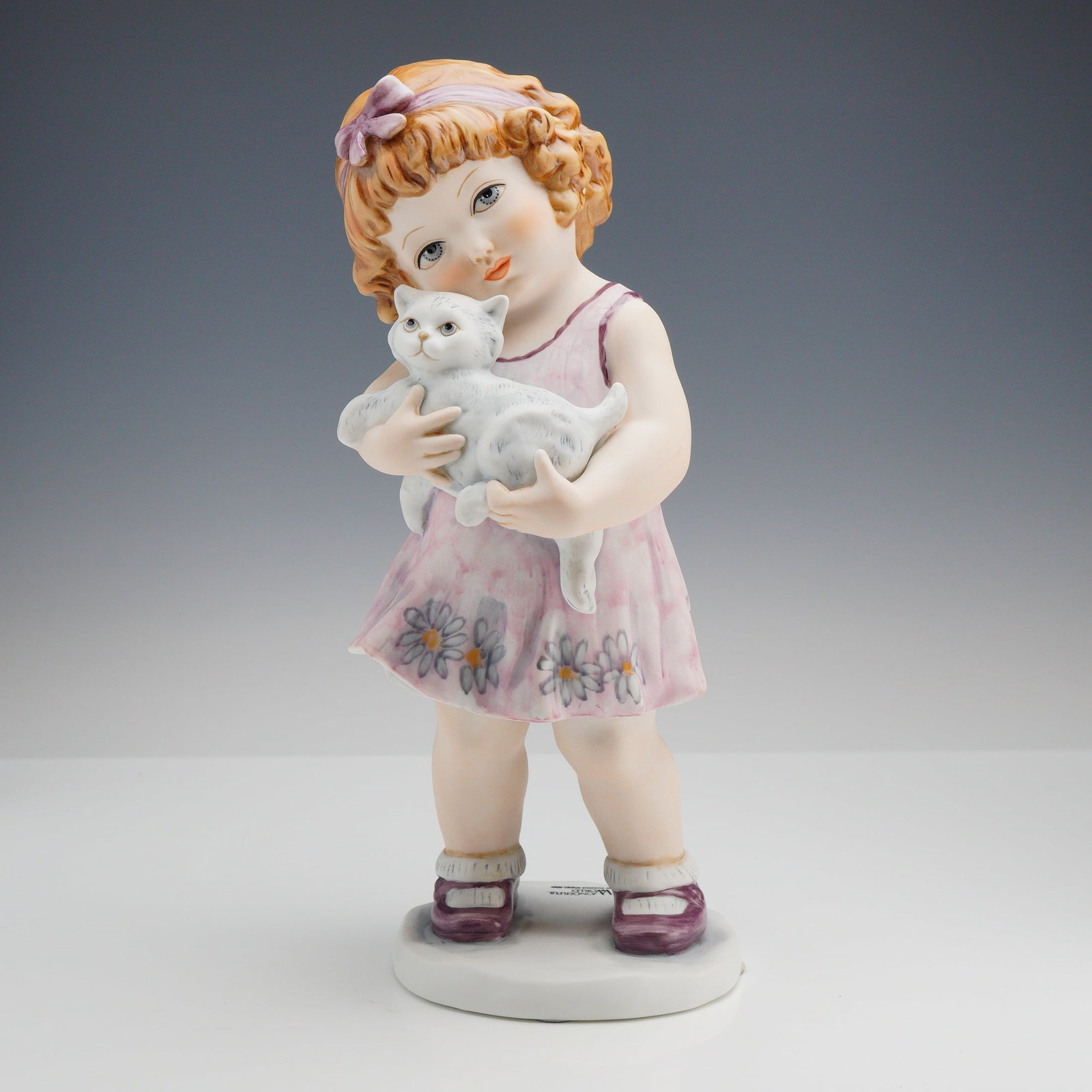 Giuseppe Armani Florence Studio Wonderful World Figurine Girl with Kitten Model 7113C (1 of 4)