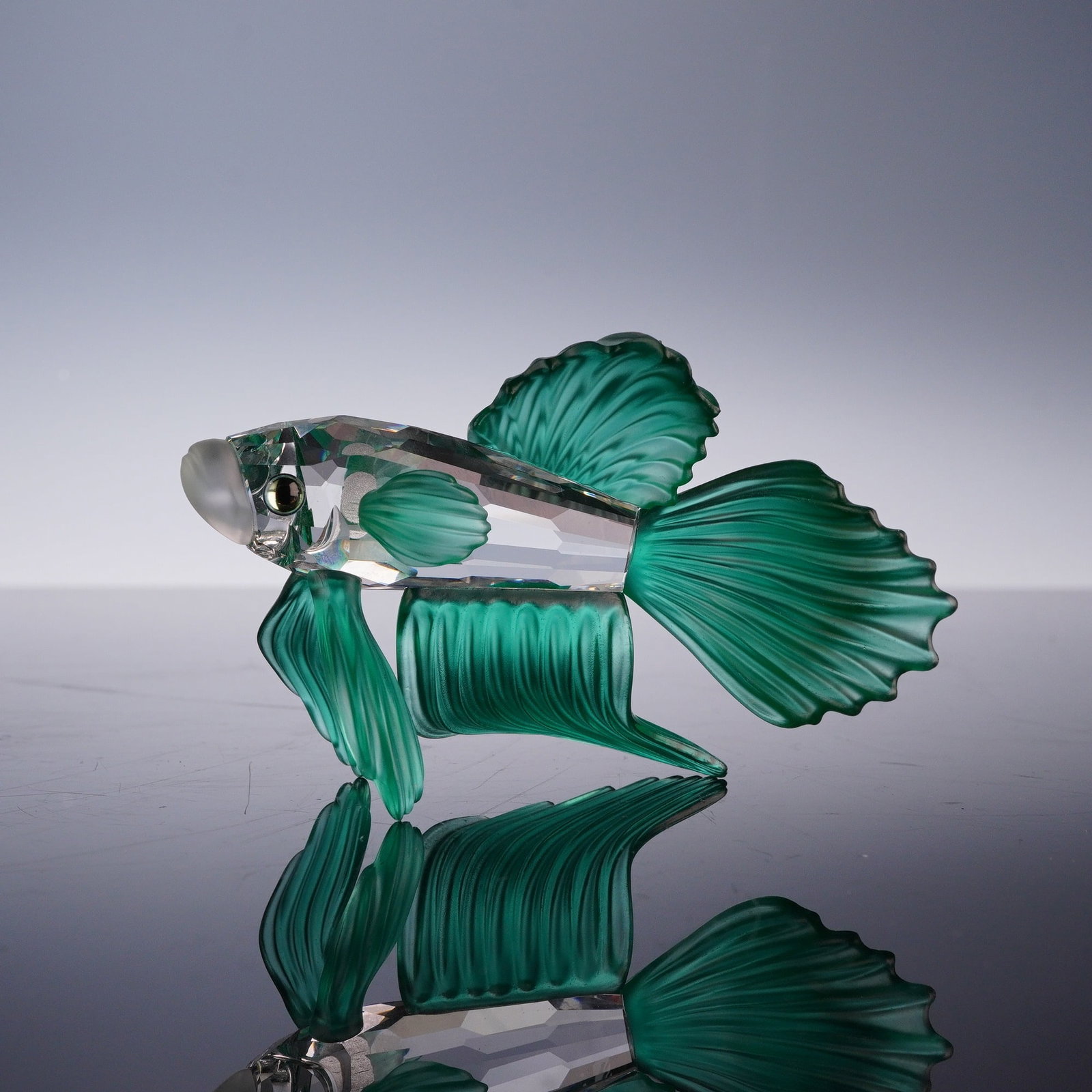 Swarovski Crystal Figurine, Siamese Fighting Fish Green (1 of 5)