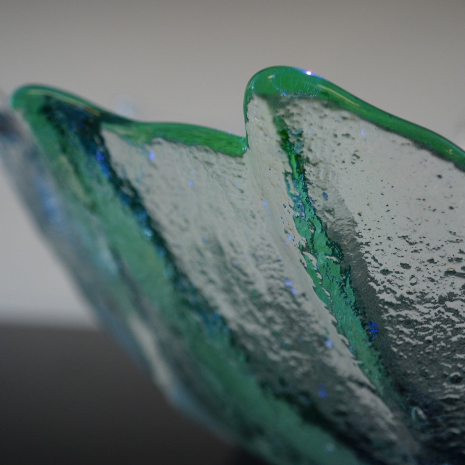 Blenko Cabbage Leaf Pattern Clear Handmade Uranium Glass Serving Bowl - 5