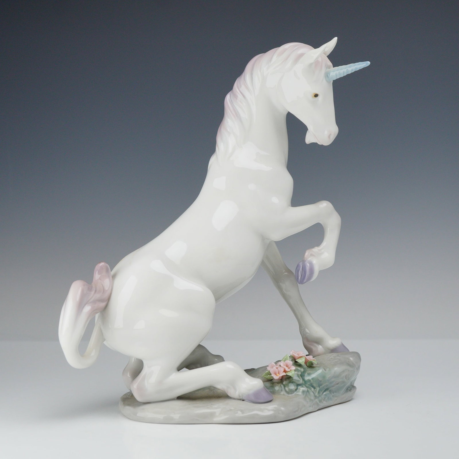 Lladro Privilege Collection Magical Unicorn Porcelain Figurine Model 7697 (1 of 3)