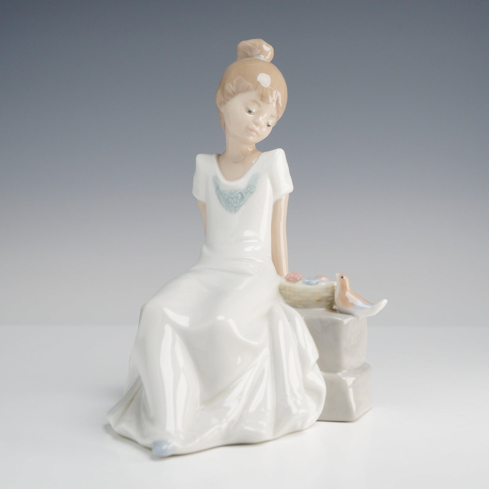 Nao by Lladro Porcelain Figurine, Spring Has Come Model 1430 (1 of 3)