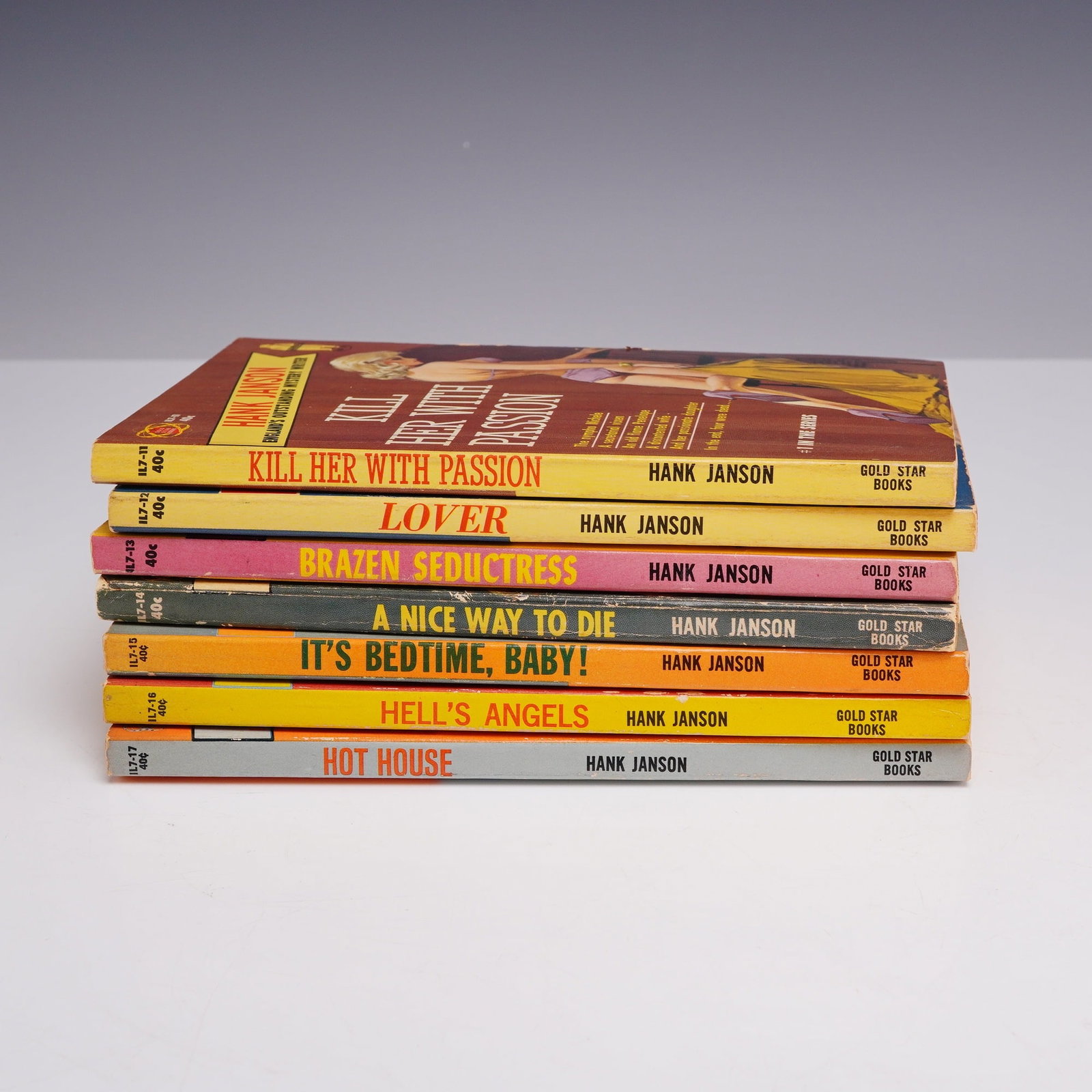 7pc Gold Star Books Pulp Fiction Paperback Books, 1963-1964 (1 of 4)