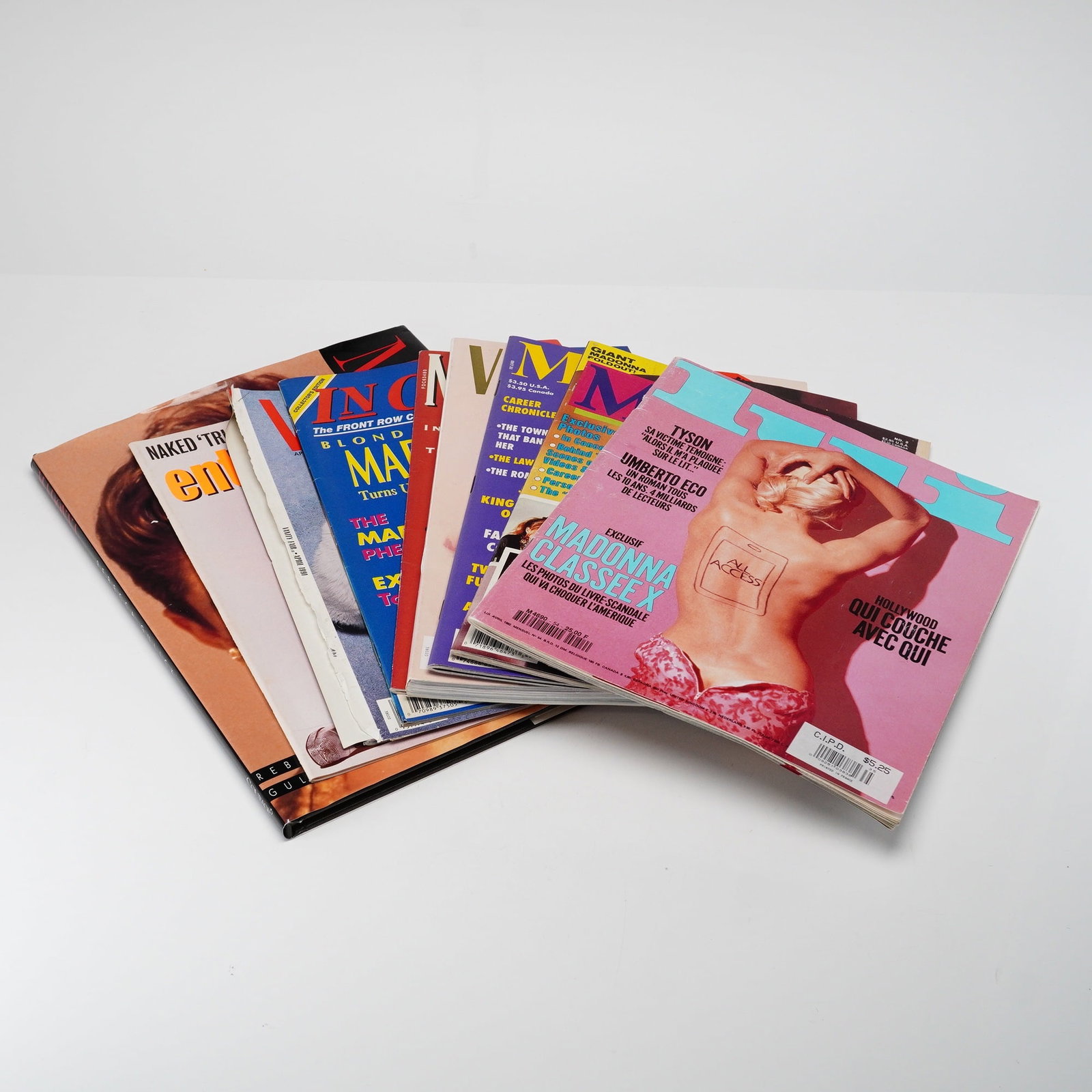 10pc Madonna Magazines/Books (1 of 3)