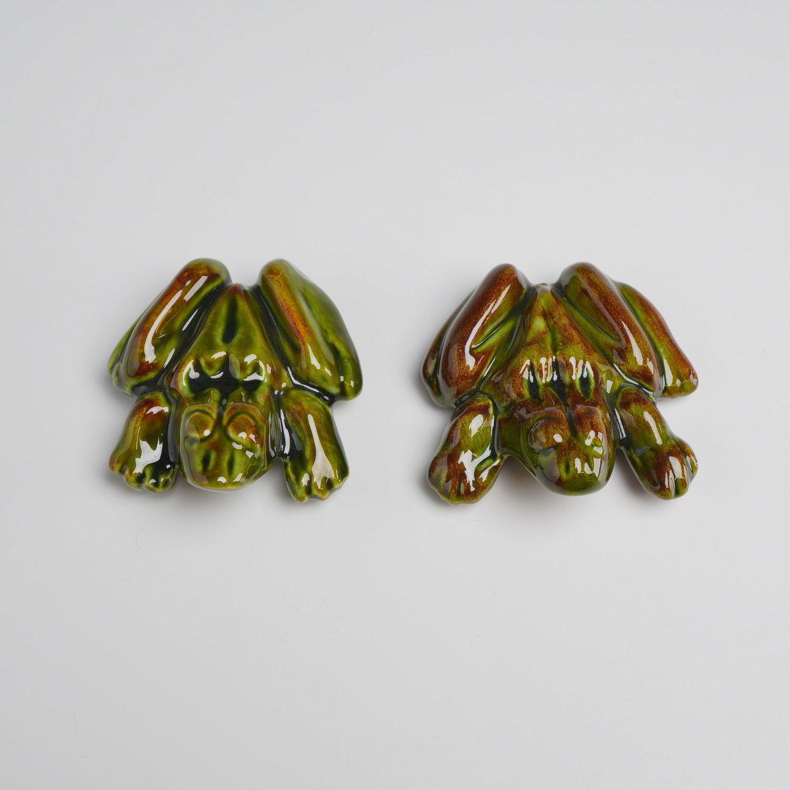 Pair of Vintage Ceramic Glazed Naughty Frogs (1 of 3)