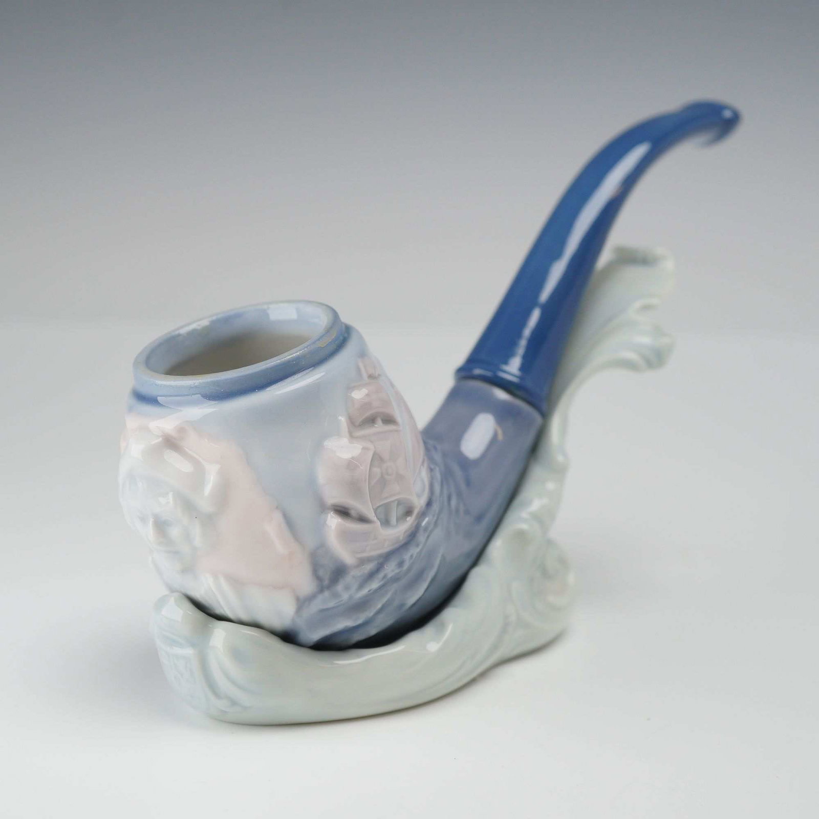 Lladro Porcelain Sealore Pipe and Stand 01005613 (1 of 4)