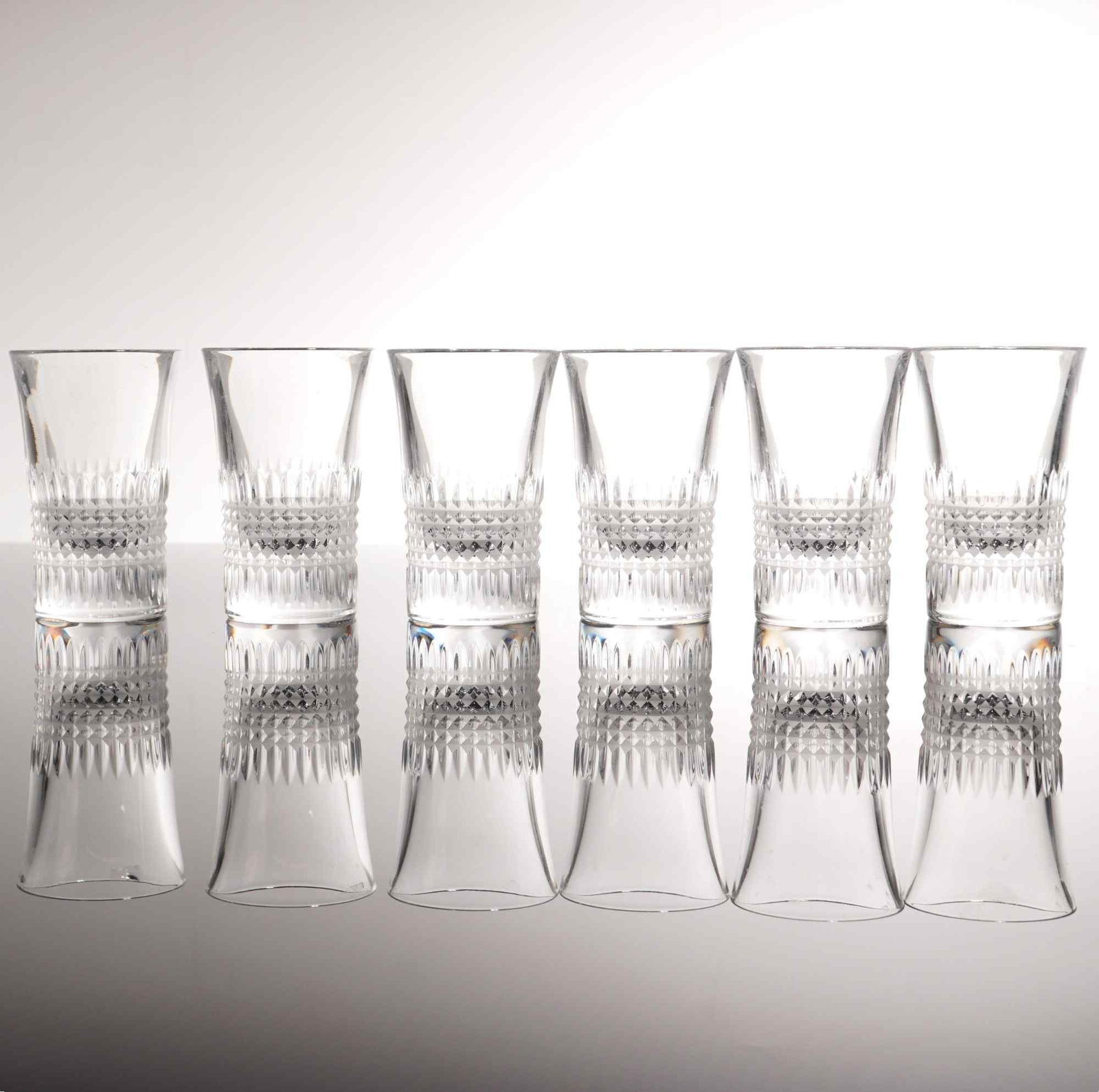 Set of 6 Christofle Facettes Pattern Crystal Shot Glasses (1 of 4)