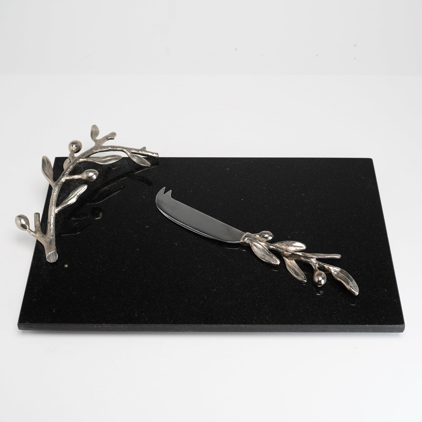Michael Aram Olive Branch Black Granite Cheese Board and Knife Set (1 of 5)