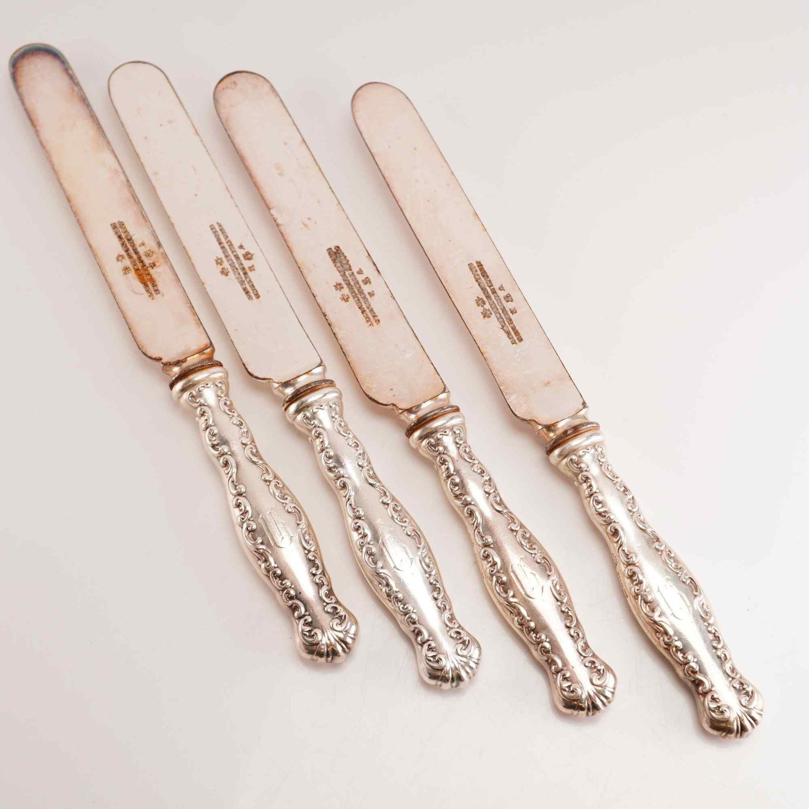 4pc Whiting Manufacturing Company Sterling Silver Butter Knives (1 of 6)