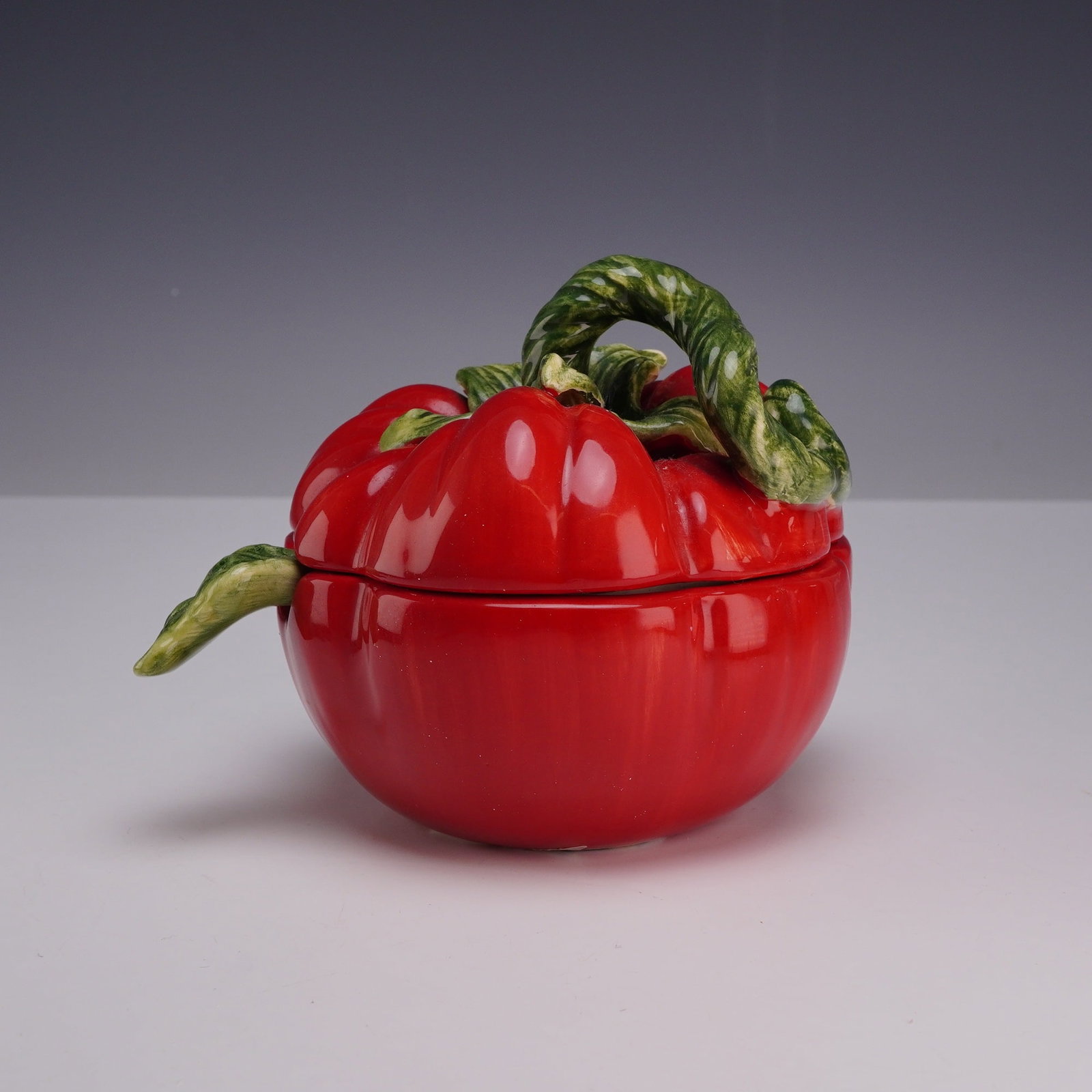 Kaldun and Bogle Lidded Tomato Bowl with Spoon (1 of 3)