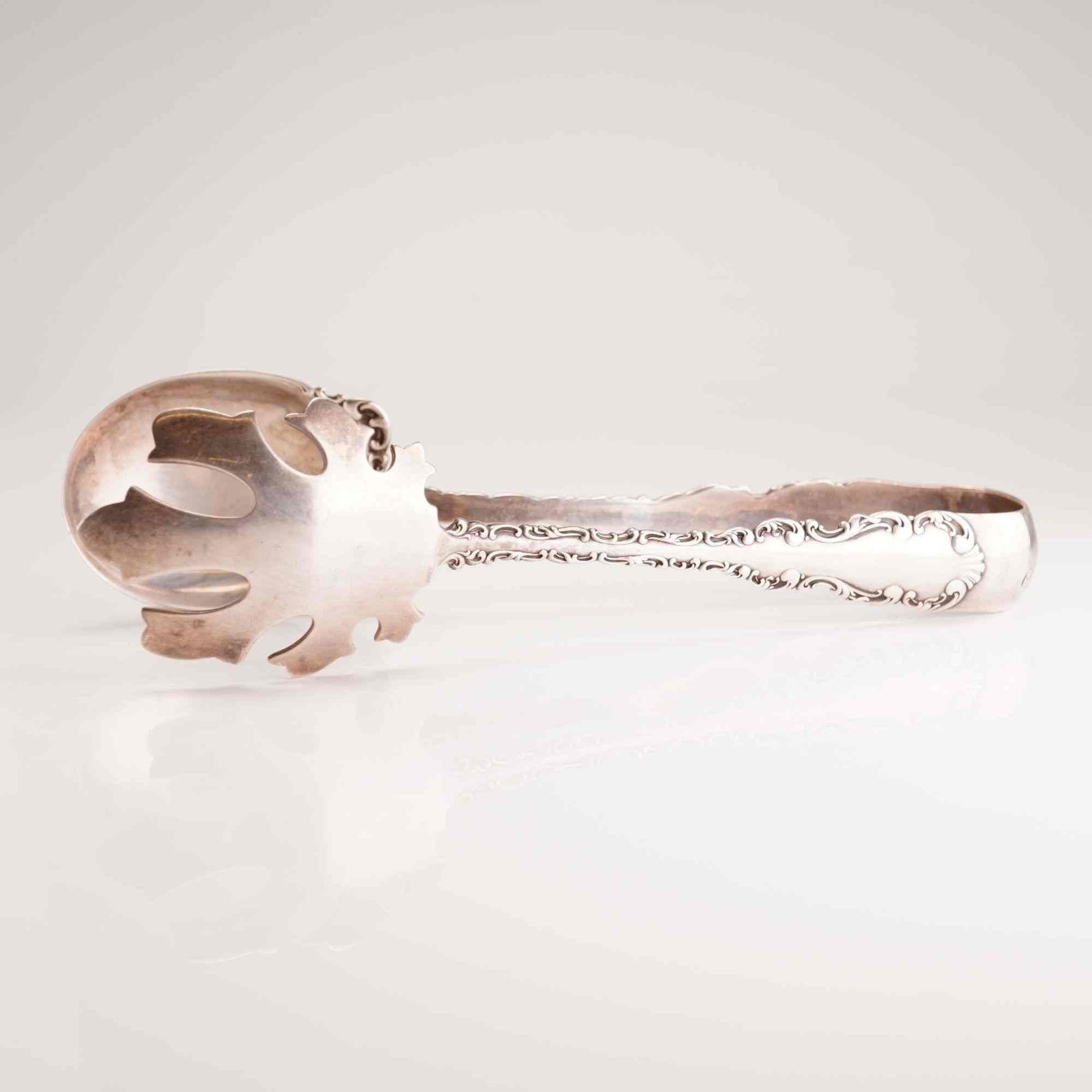 Whiting Manufacturing Company Sterling Silver Asparagus Serving Tongs (1 of 4)