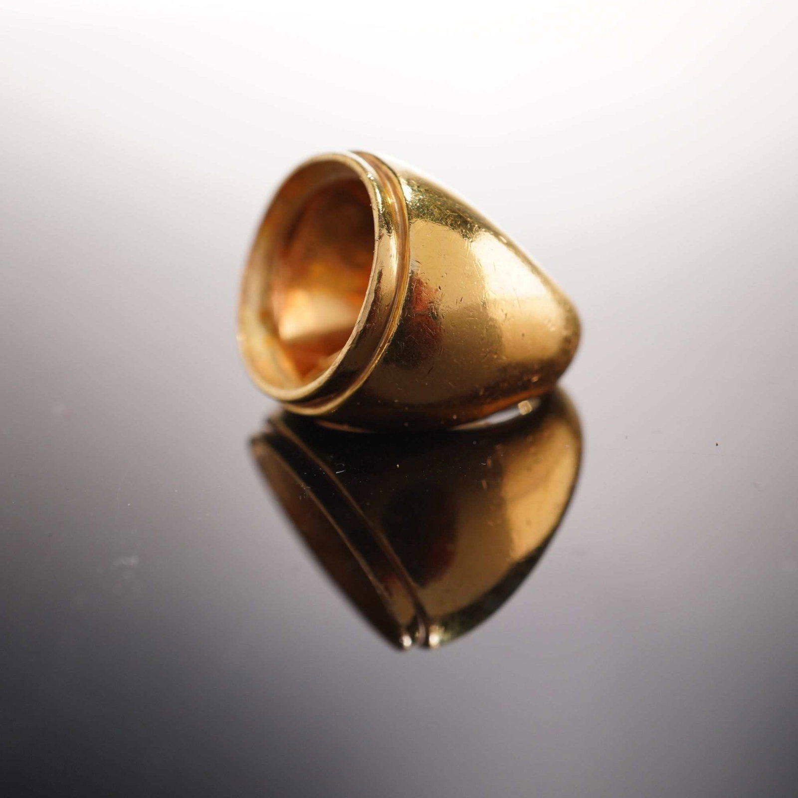 18 Karat Yellow Gold Modern Signet Style Ring Mounting (1 of 3)