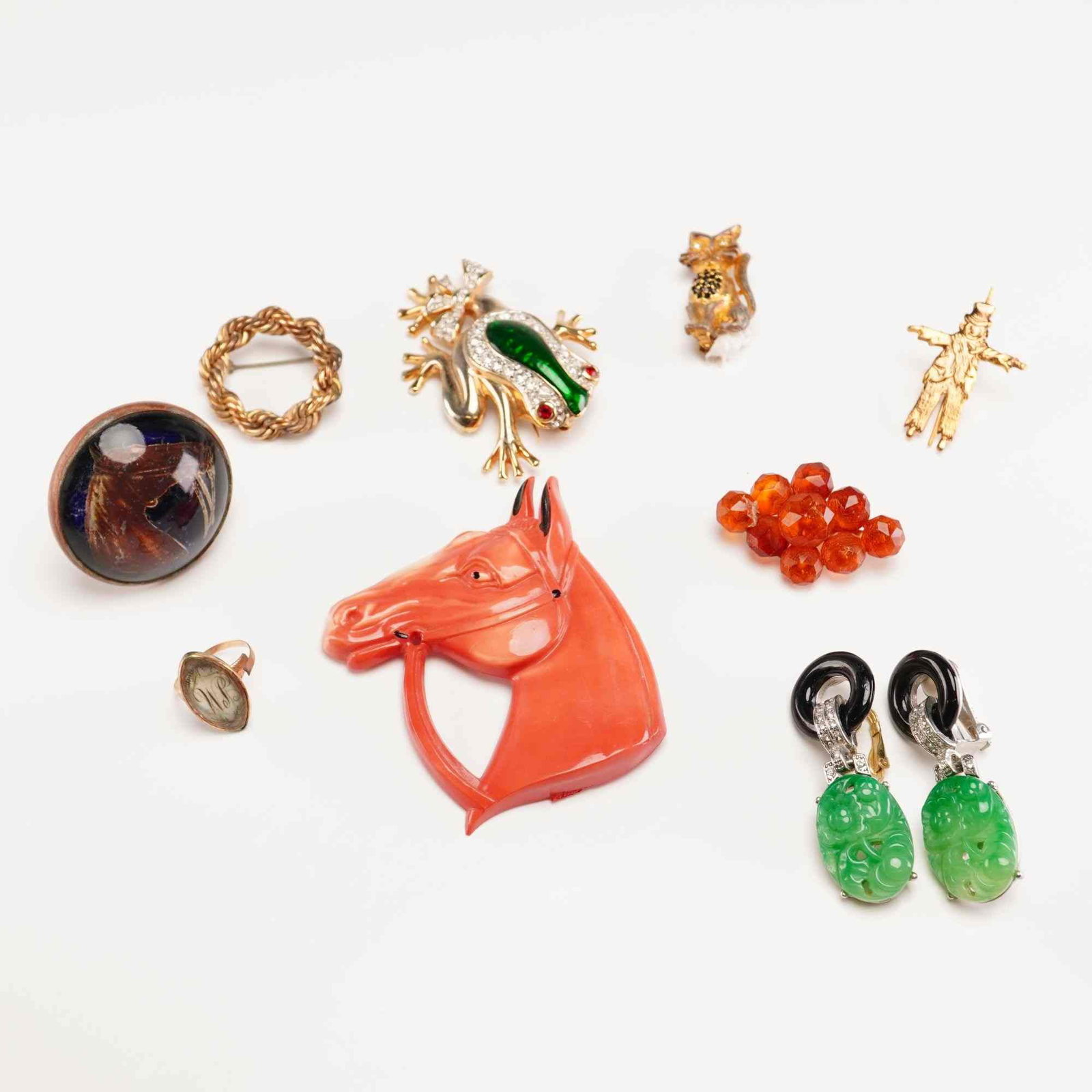 10pc Collection of Vintage Brooches and Costume Jewelry (1 of 3)
