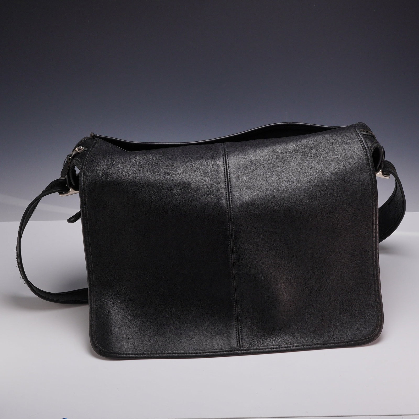 Coach Vintage Black Leather Full Flap Zip-Top Messenger Bag, Model 5205 (1 of 4)
