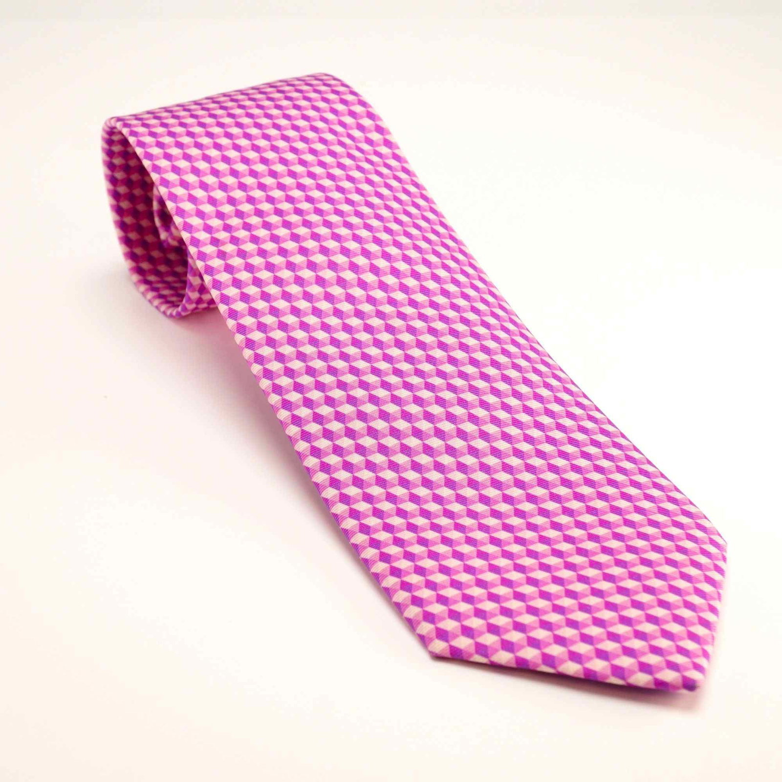 Hermes Paris 100% Silk Gentlemen's Tie with Geometric 3D Cube Pattern (1 of 3)