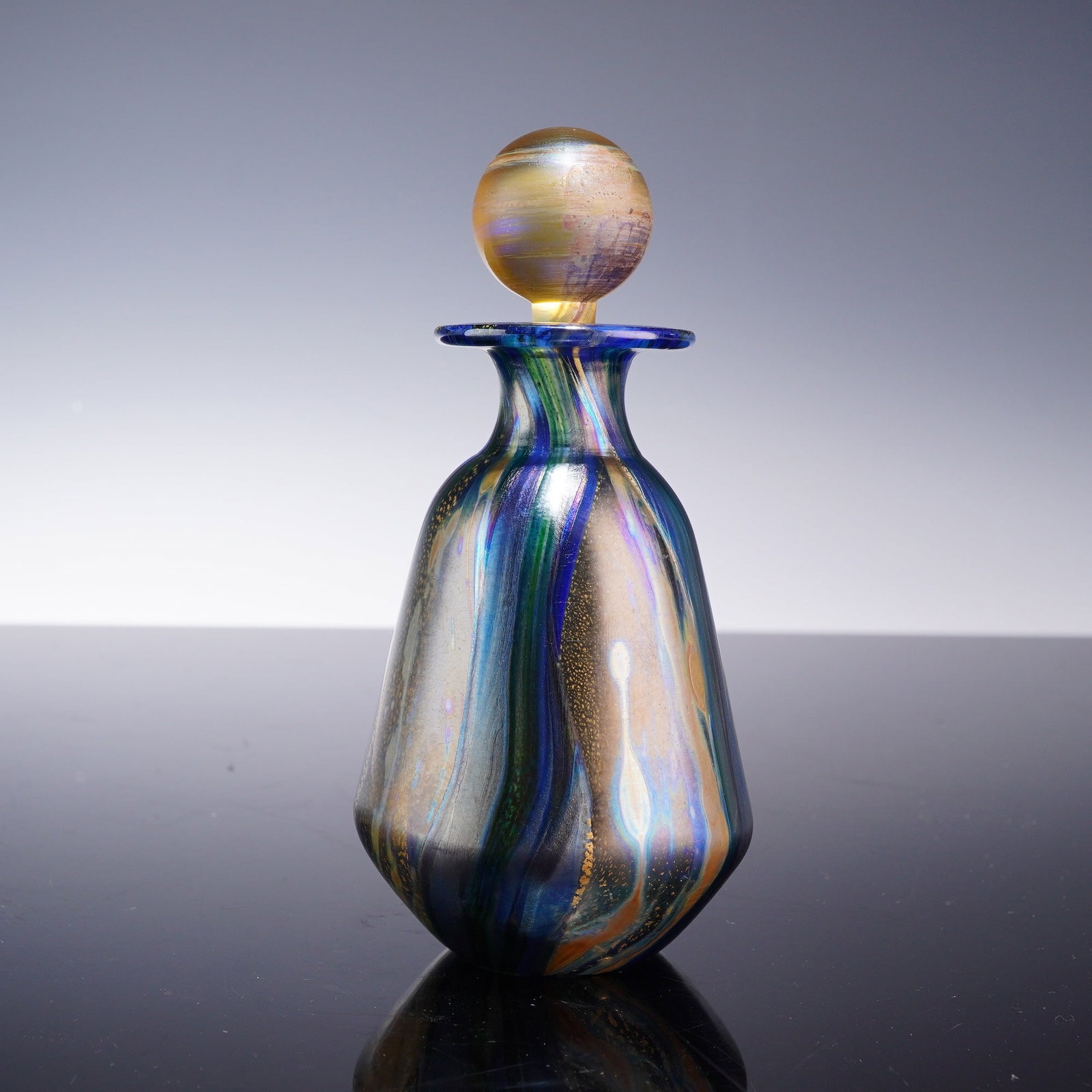 Isle of Wight Art Glass Scent Bottle with Stopper (1 of 3)