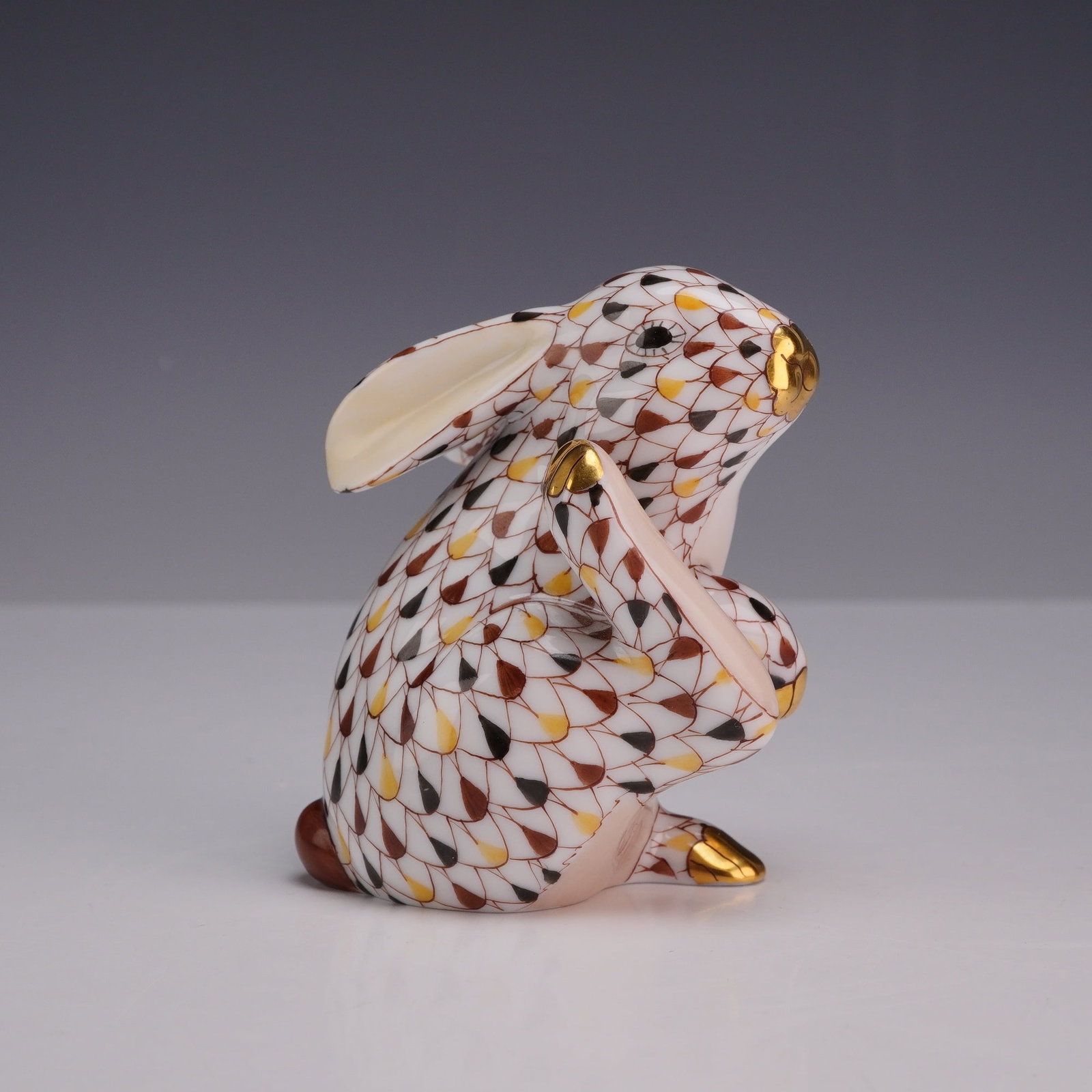 Herend Hand-Painted Fishnet Pattern Porcelain Bunny Rabbit Figurine (1 of 3)