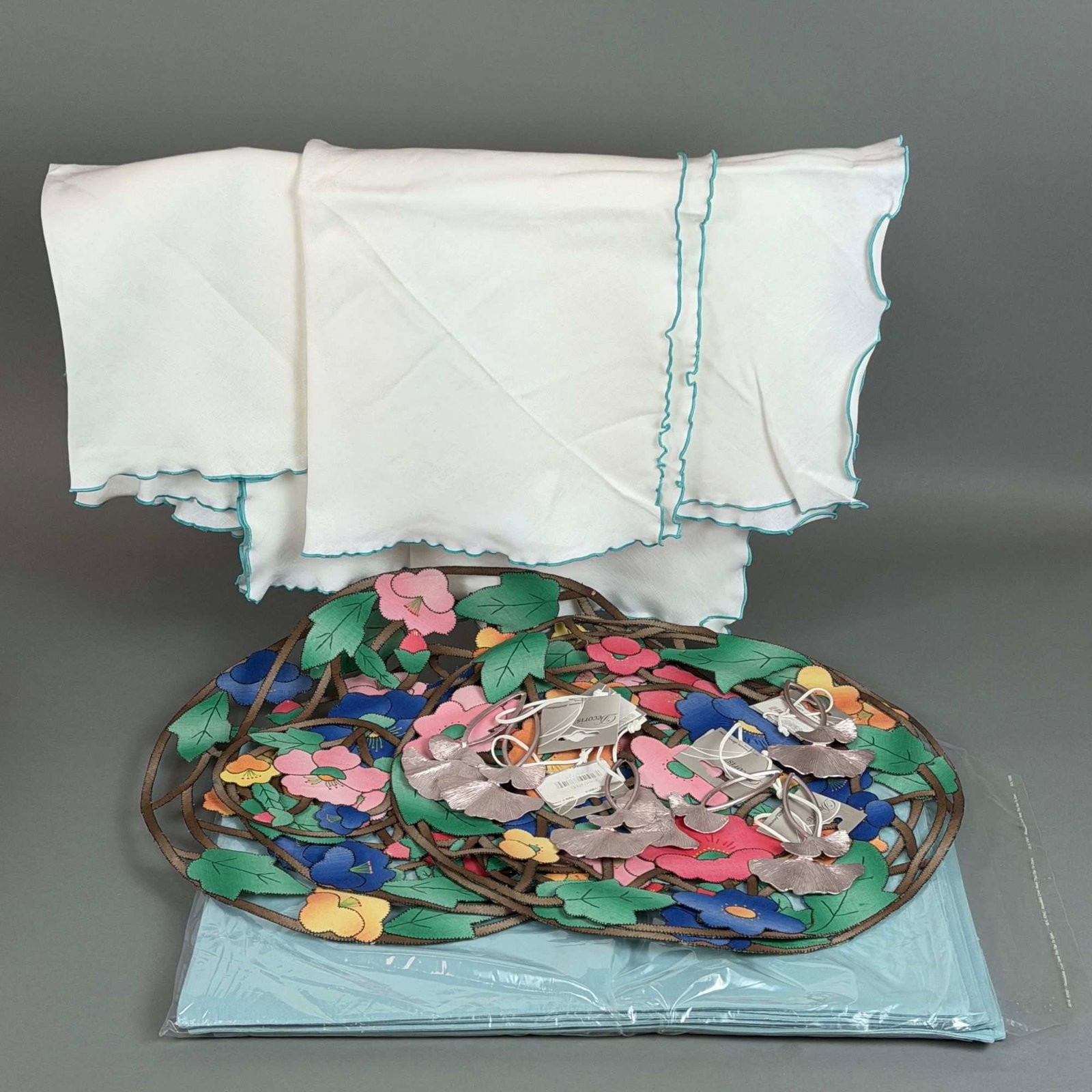 24pc Assortment of Placemats, Napkins, and Gingko Ornaments (1 of 8)