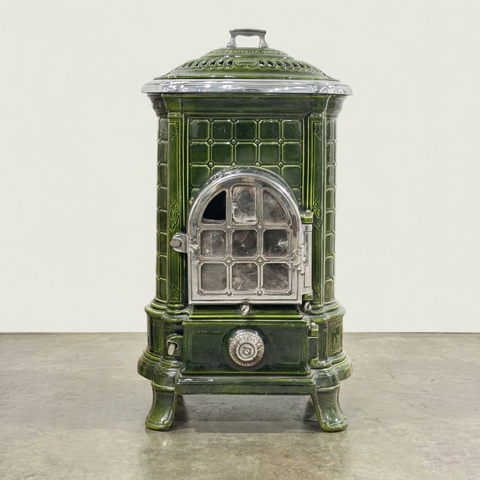 Nestor Martin Belgique L'Ovale Art Nouveau Enameled Cast Iron Stove (1 of 7)